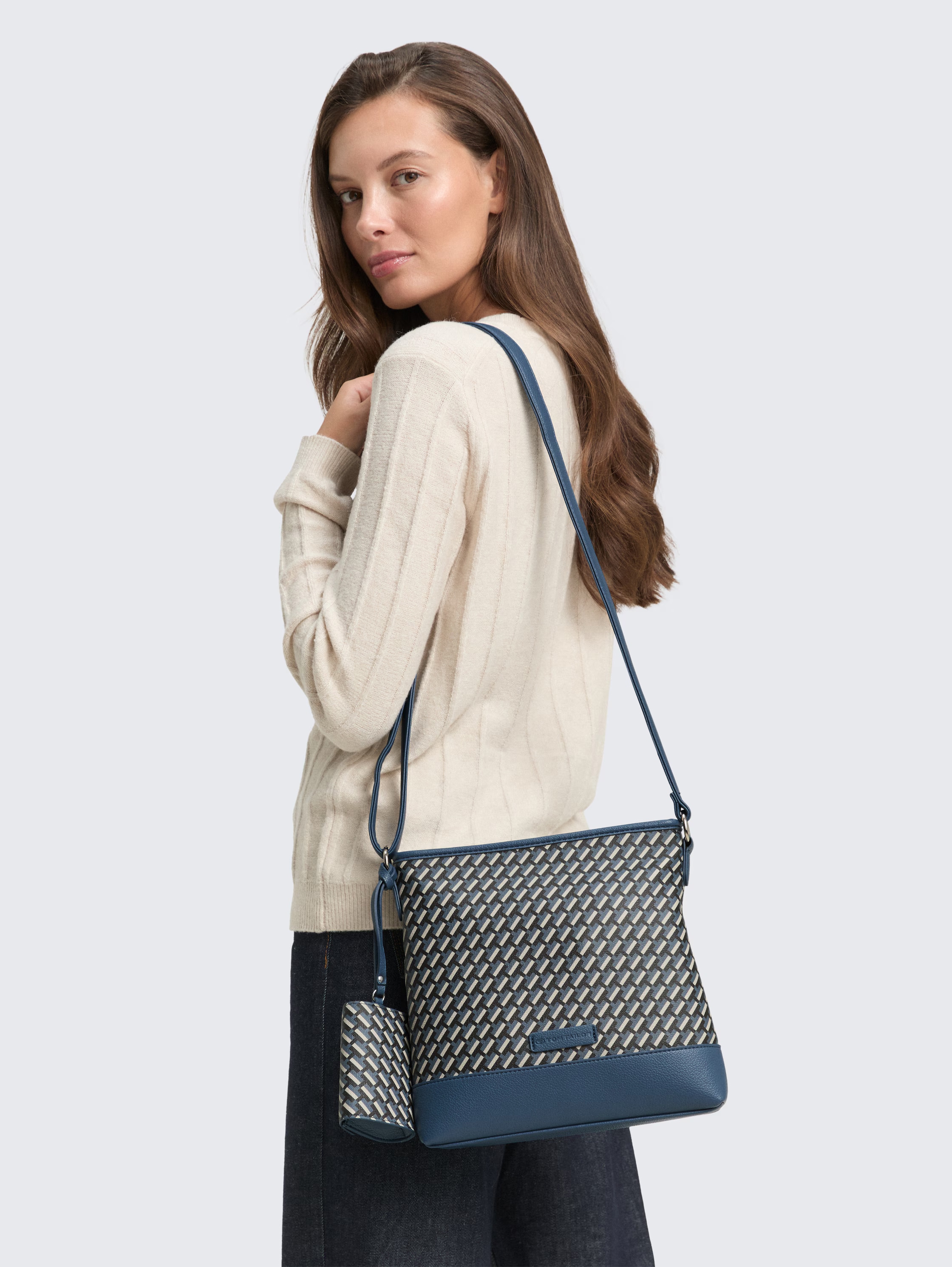 TOM TAILOR Umhängetasche »Xenia« Damen Schultertasche, Handtasche mit buntem Kontrastdruck