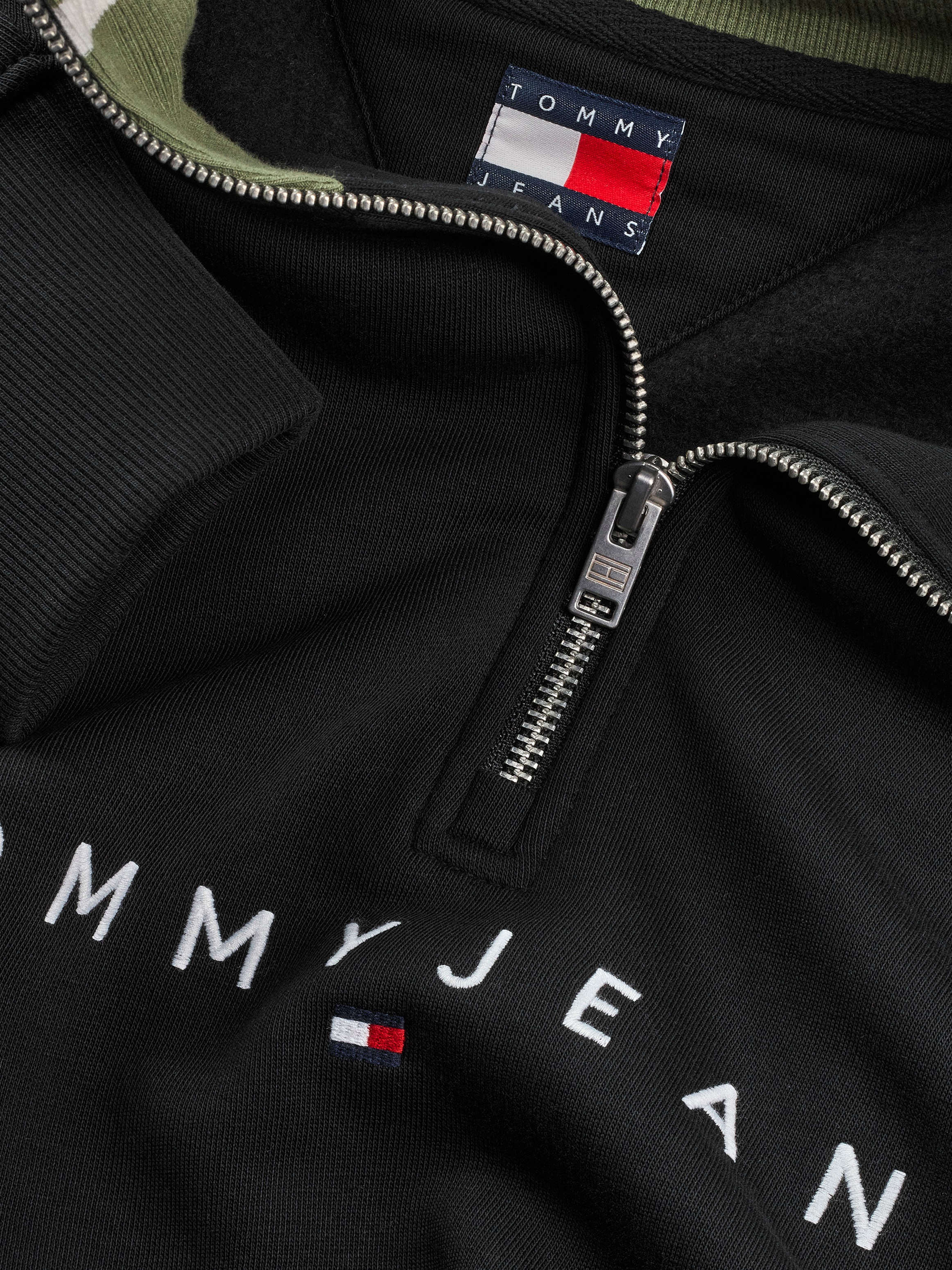 Tommy Jeans Sweatshirt »TJM RLX LINEAR 1/4 ZIP«, Mit Rundhalsausschnitt