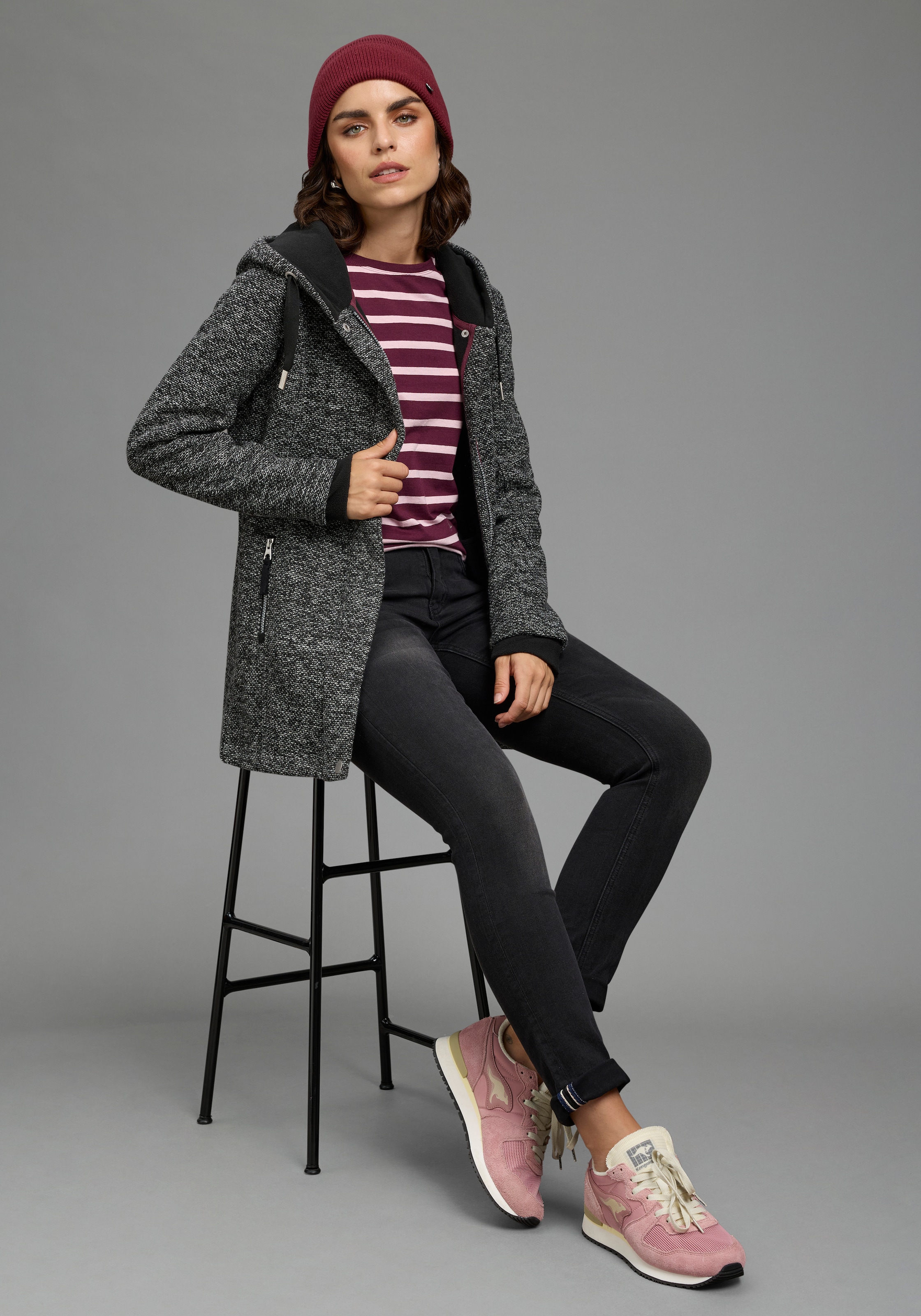 KangaROOS Strickfleecejacke mit Kapuze mit 2-Wege-Reißverschluss und Druckknöpfen, hüftbedeckend