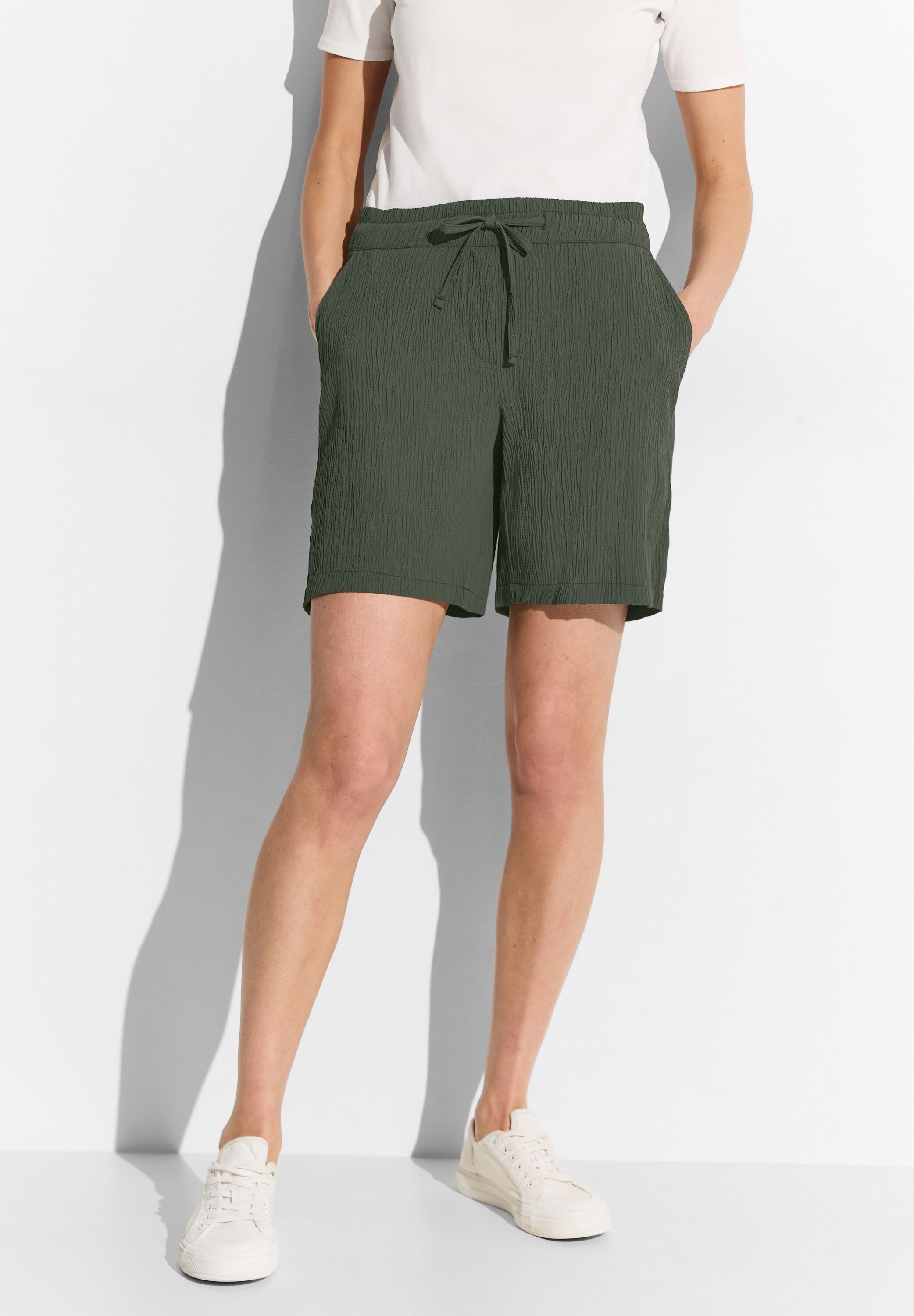 Shorts, softer Materialmix