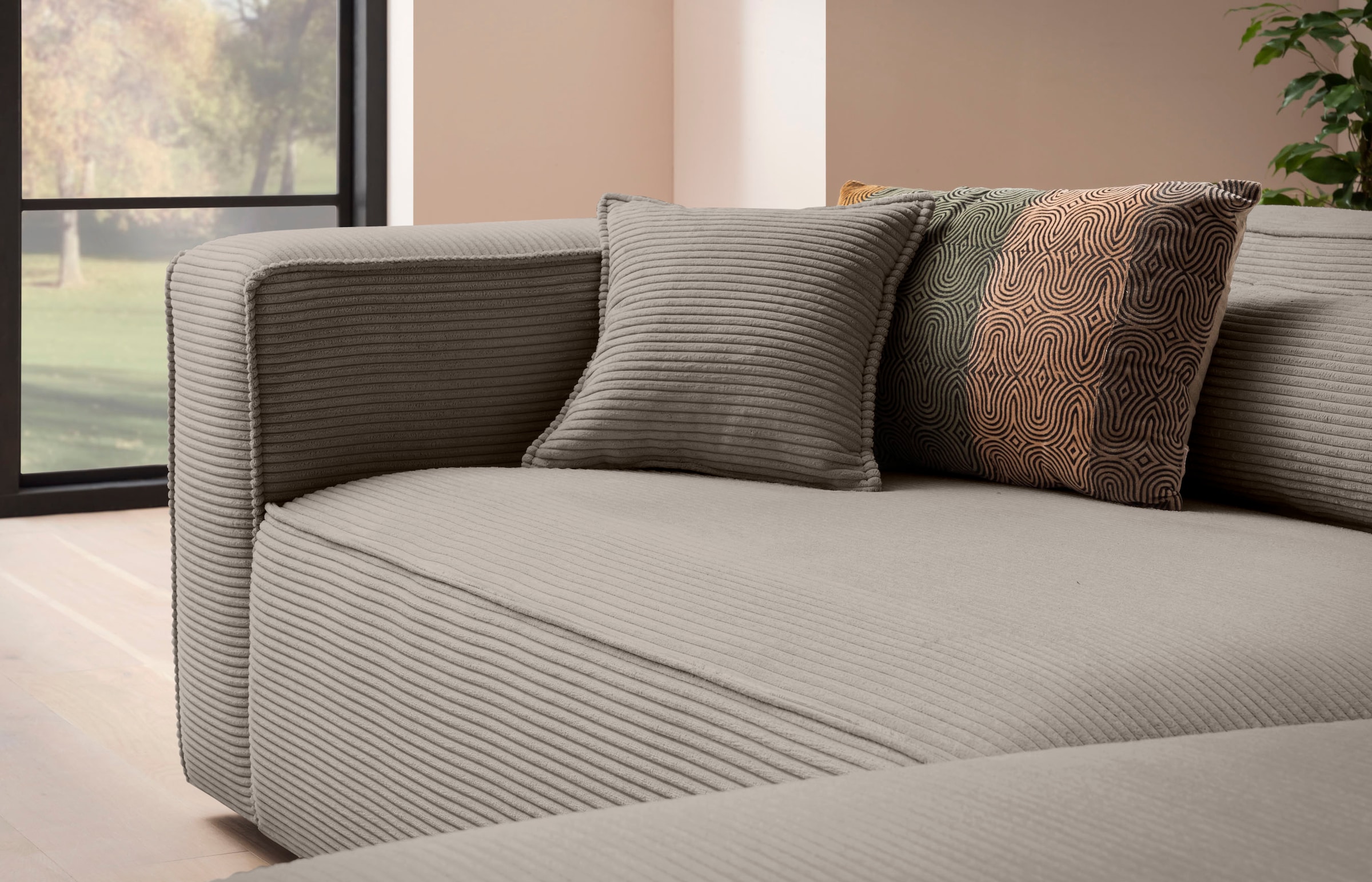 LeGer Home by Lena Gercke Ecksofa »PIARA XXL, Big-Sofa in Cord oder Leinenoptik, L-Form, mit Kedernaht«, wahlweise Ottomane rechts/links, schwarze Füße, bequemer Sitzkomfort