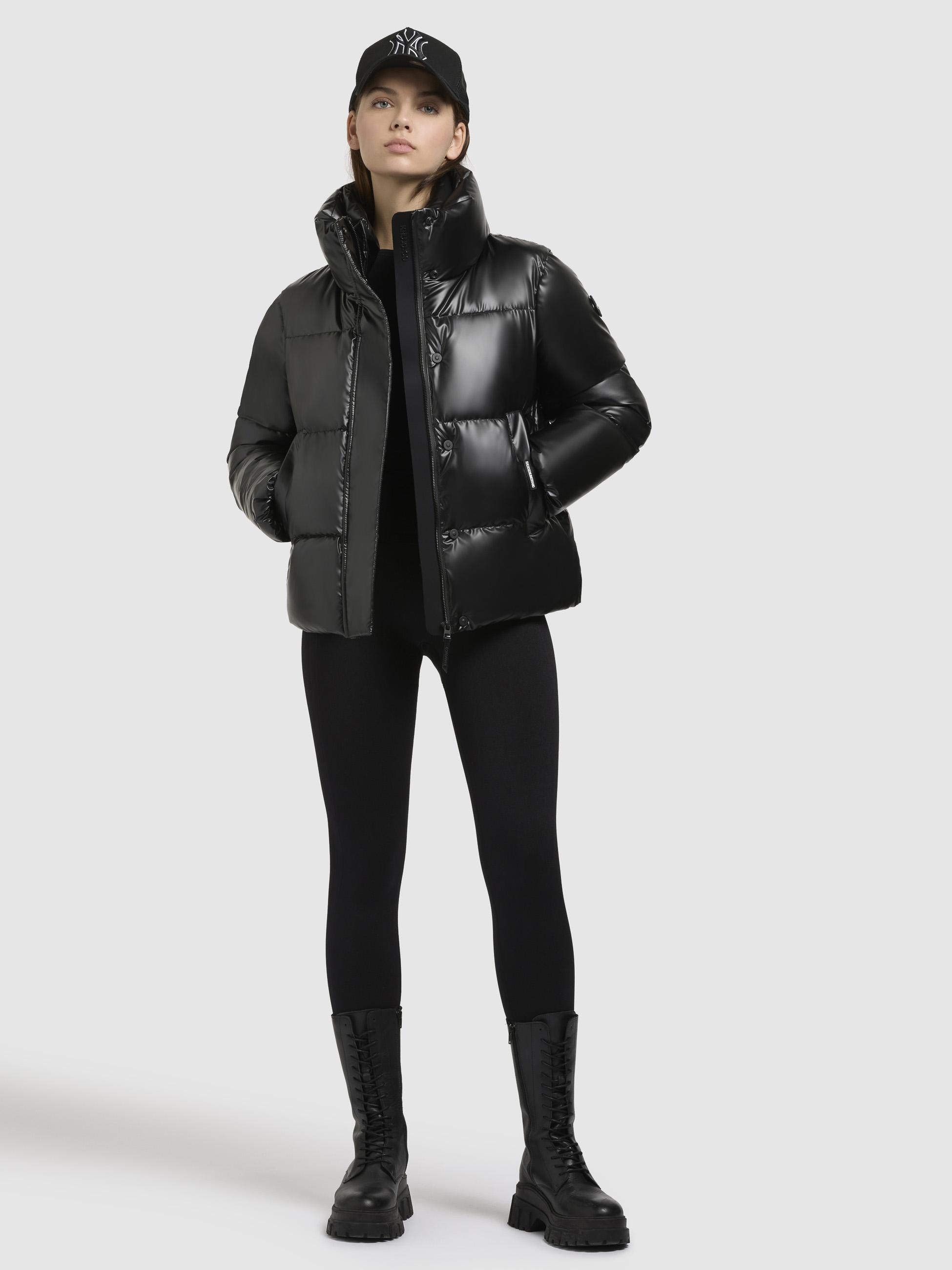 khujo Steppjacke »Rinja Shiny-YM«, ohne Kapuze, Glänzende kurze Winterjacke für Damen