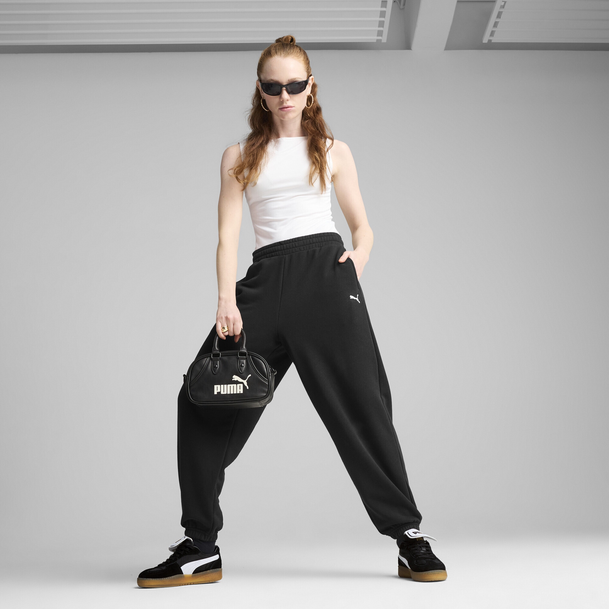PUMA Sporthose »WARDROBE ESS Relaxed Fit Jogginghose Damen«