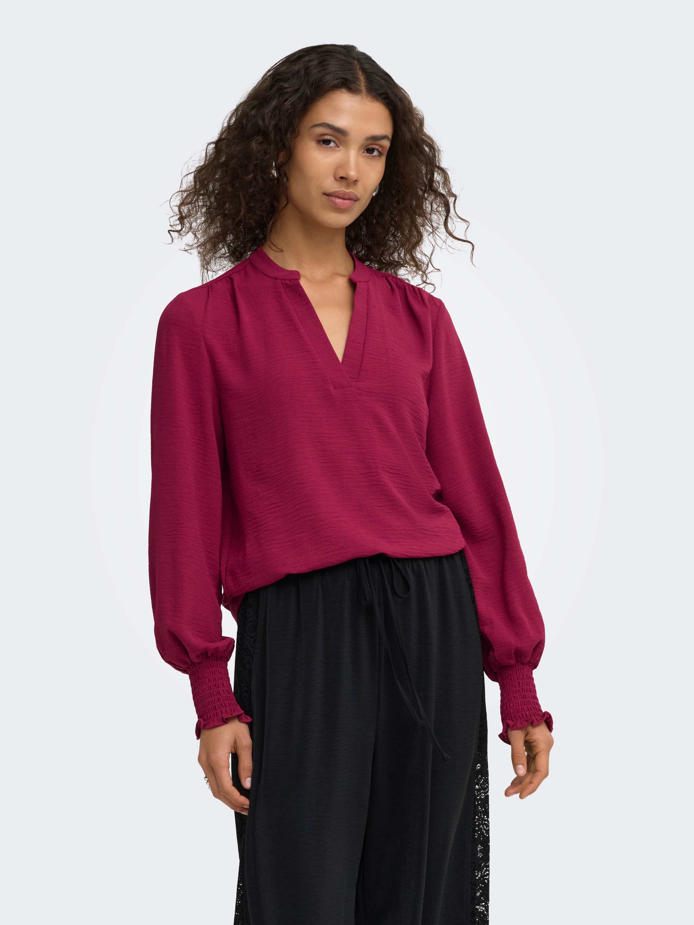 ONLY 1100000002199 "ONLMETTE V-NECK LS SMOCK TOP NOOS WVN" Kunstfaser, regular fit