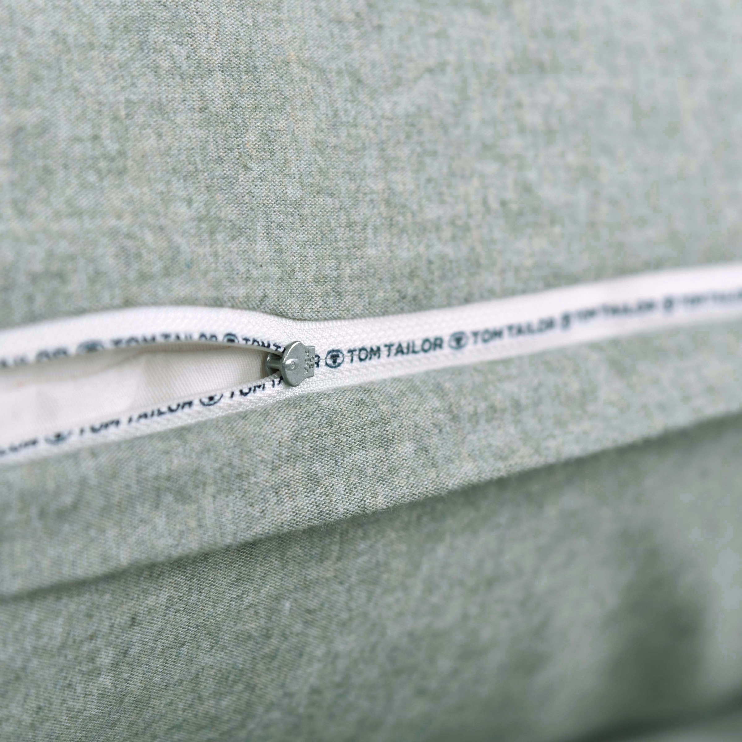 TOM TAILOR HOME Bettwäsche »WOVEN MELANGE in Gr. 135x200cm oder 155x220cm«, new bedroom, Doppelnaht am Kissen, gewebtes Label