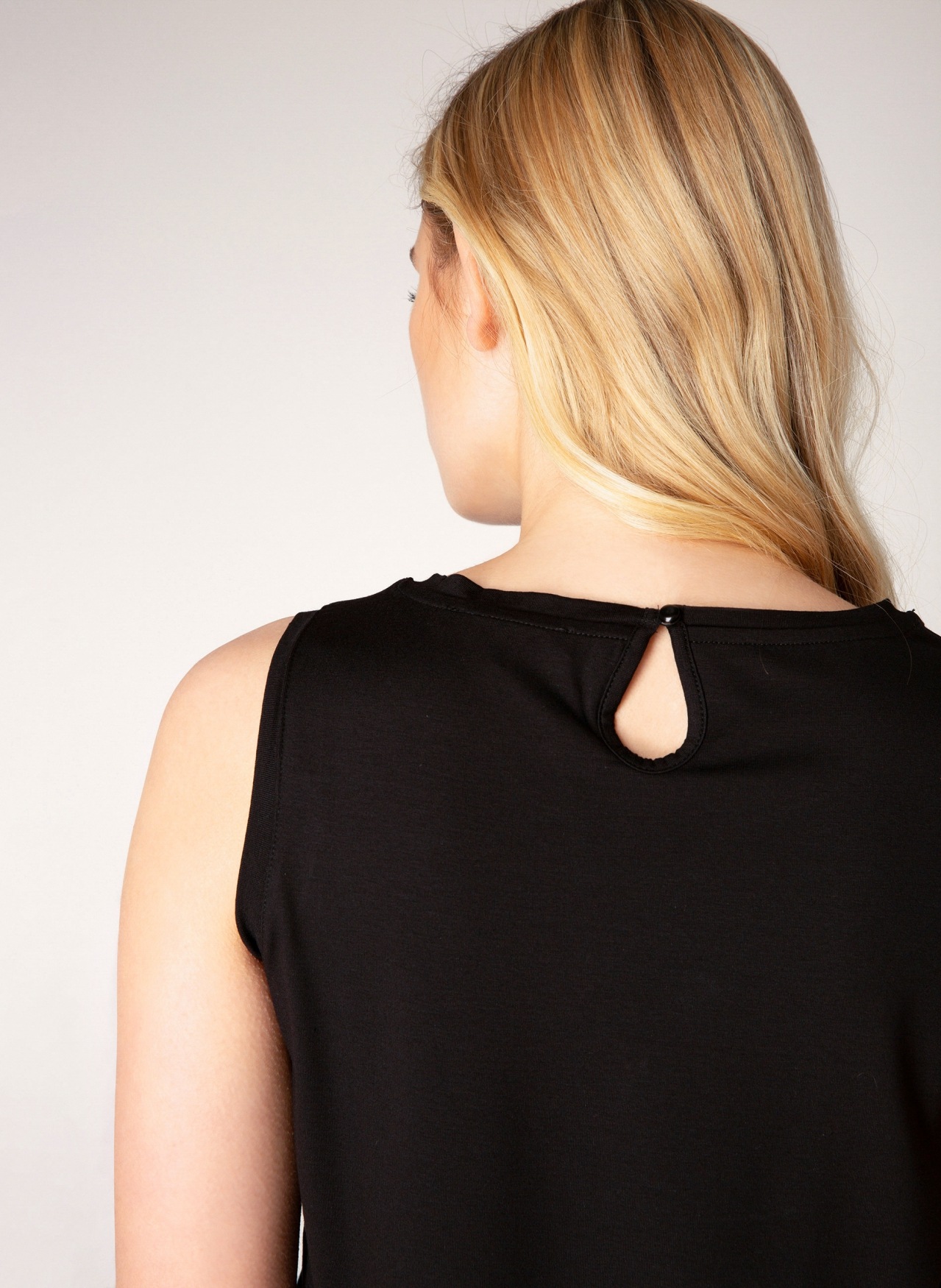 Thumbnail - Base Level Shirttop "Yasmin" 1-Kopfverschluss im Nacken