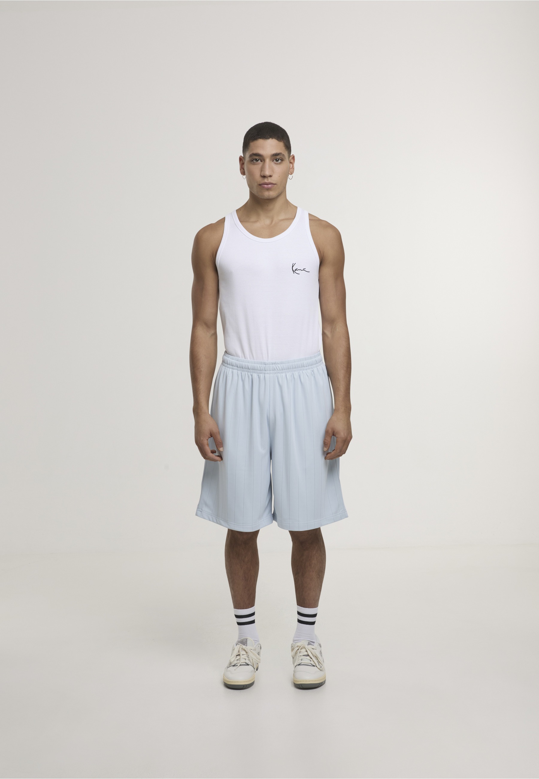 Karl Kani Sweatshorts »Karl Kani KK Insignia Shadow Pinstripe Soccer Shorts«