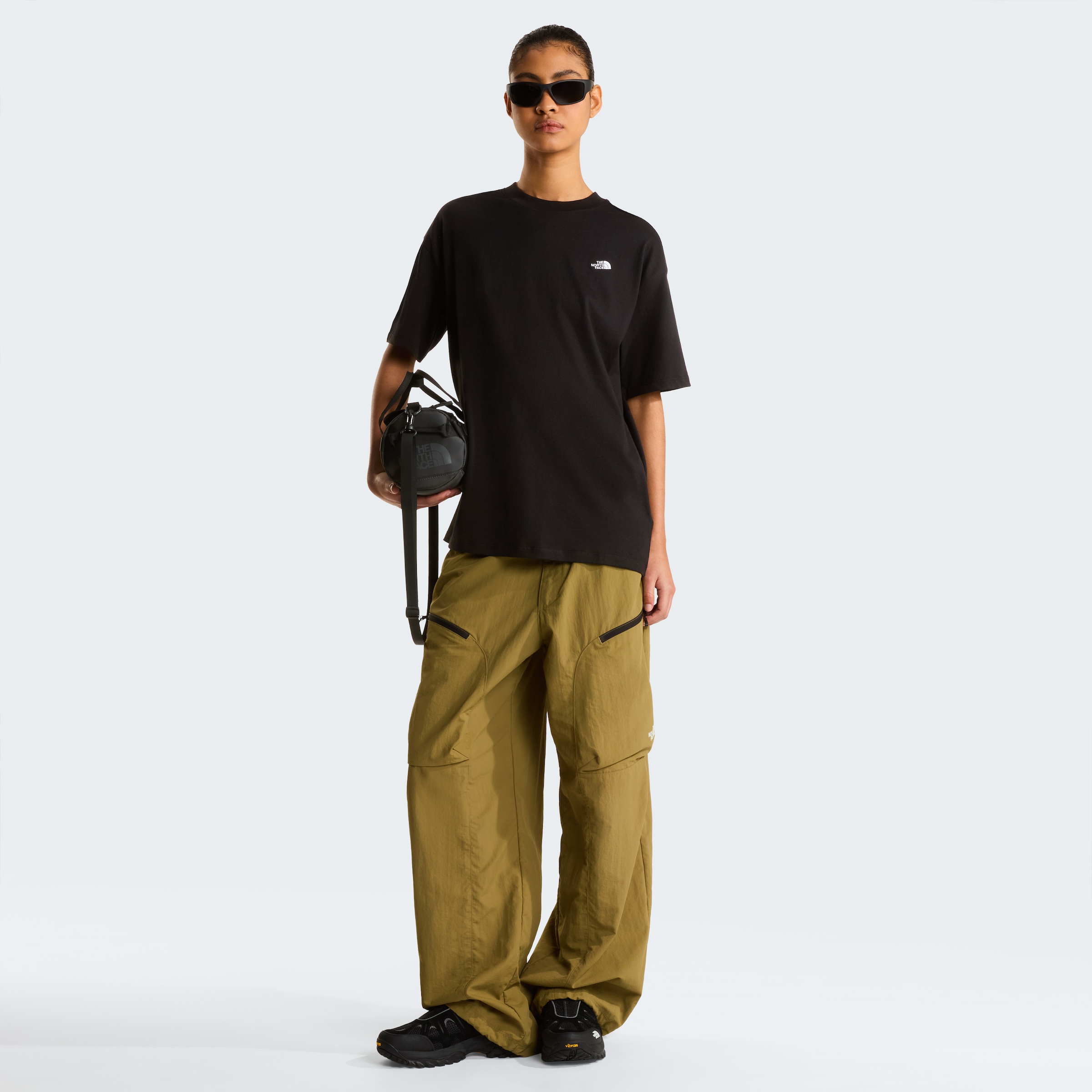 The North Face T-Shirt »W TNF ESSENTIAL SIMPLE DOME OS SS TEE« Oversized Passform