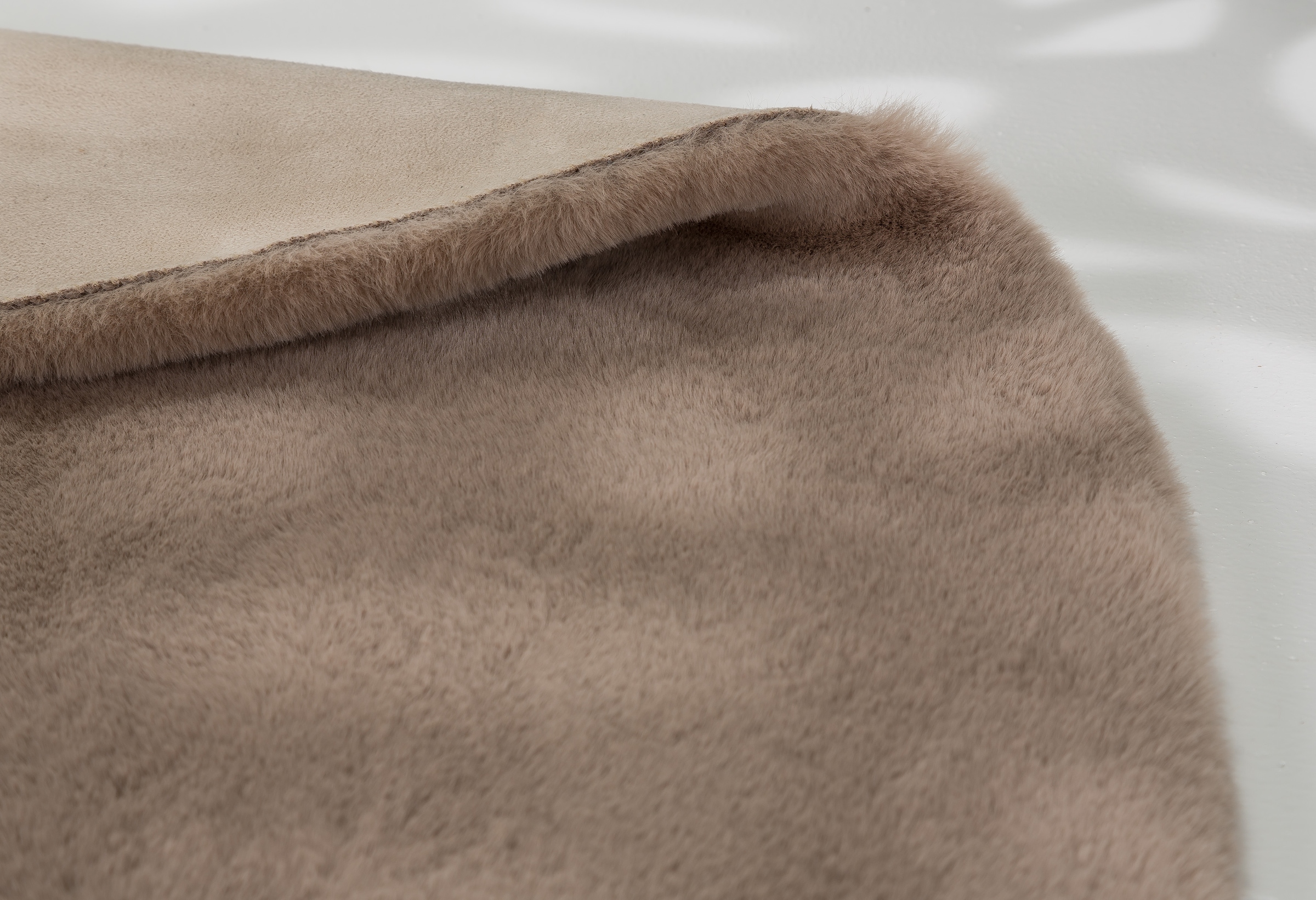 SCHÖNER WOHNEN-Kollektion Fellteppich »Tender« rund 26 mm Höhe besonders weich durch Microfaser, Kunstfell, waschbar, Wohnzimmer