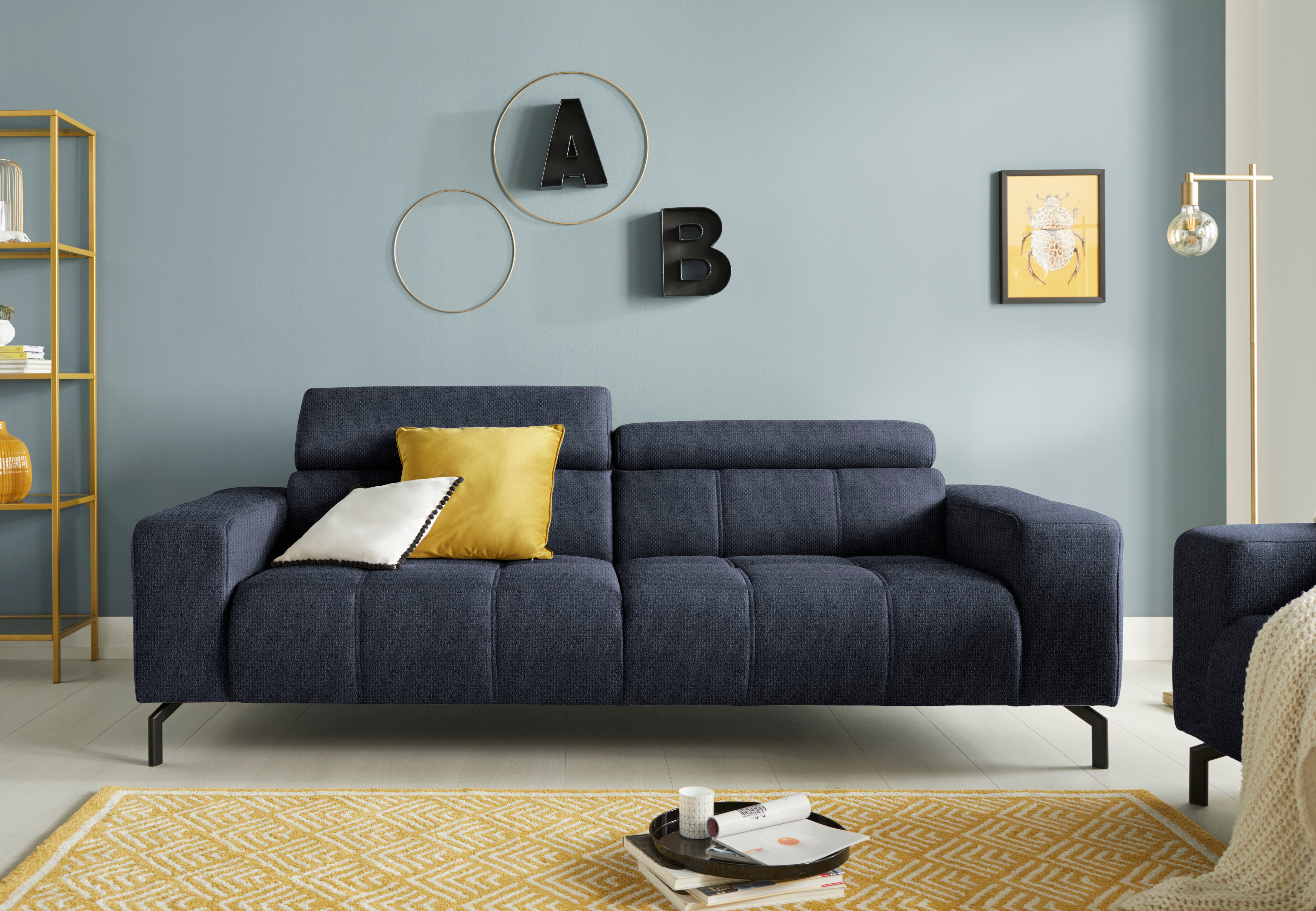 DOMO collection 2,5-Sitzer "Cunelli, moderne Sitznähte als Designelement, fester Sitzkomfort" whlw. verstellbare Kopfteile, passend für gängige Saugroboter