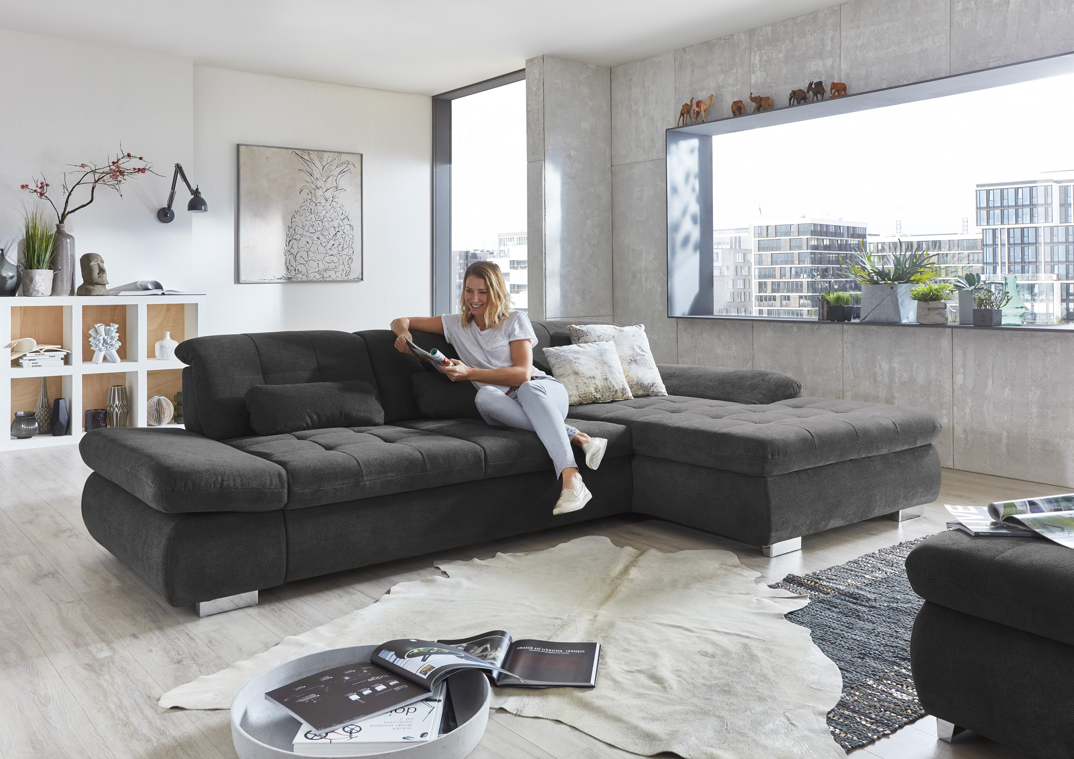 Die PlanBar Ecksofa "MP-IN17004 L-Form, Breite 331 cm, Federkern-Polsterung" inkl. Sitztiefenverstellung, wahlweise weitere Funktionen