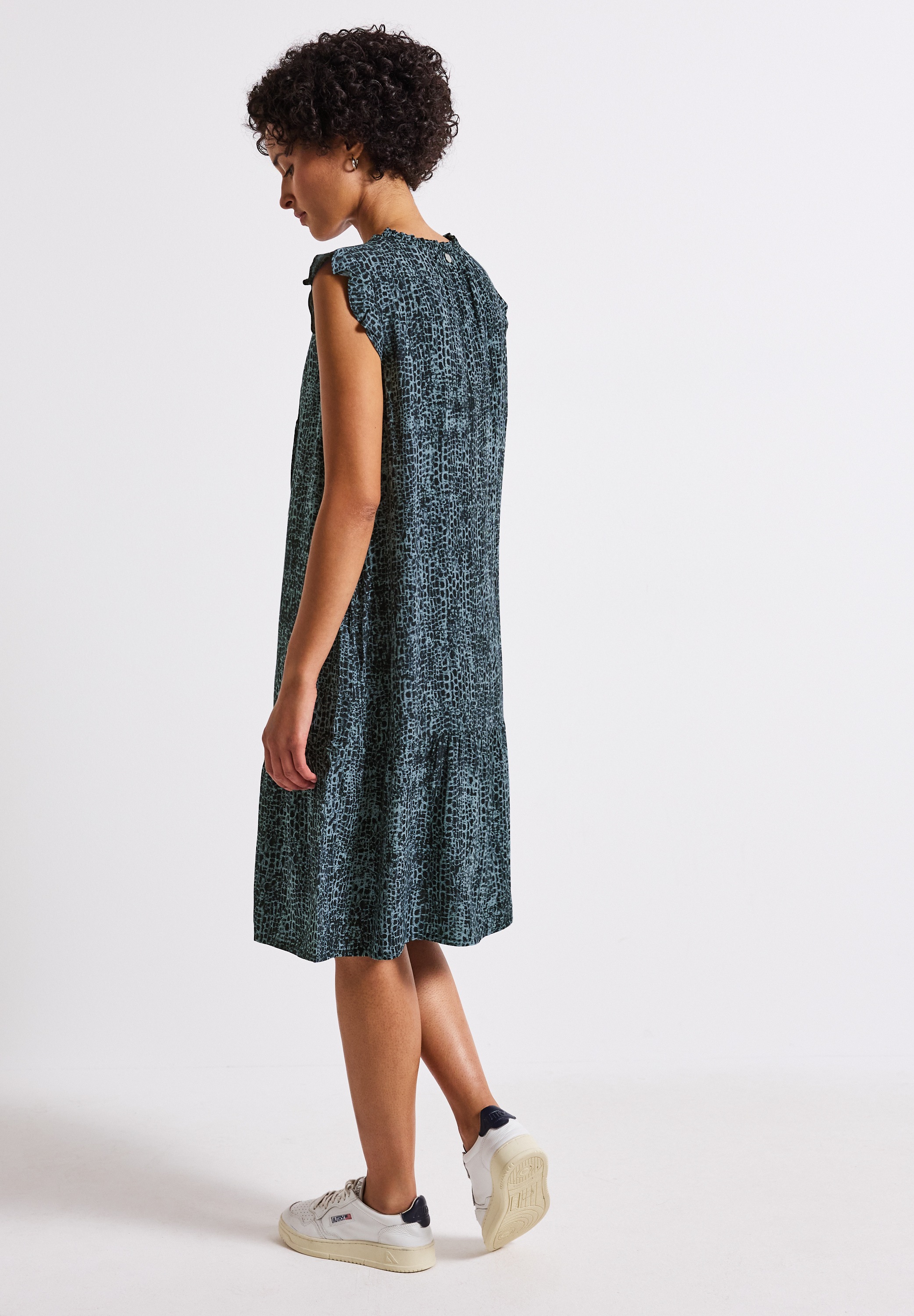 STREET ONE Minikleid, mit Volant-Details und grafischem Muster günstig online kaufen