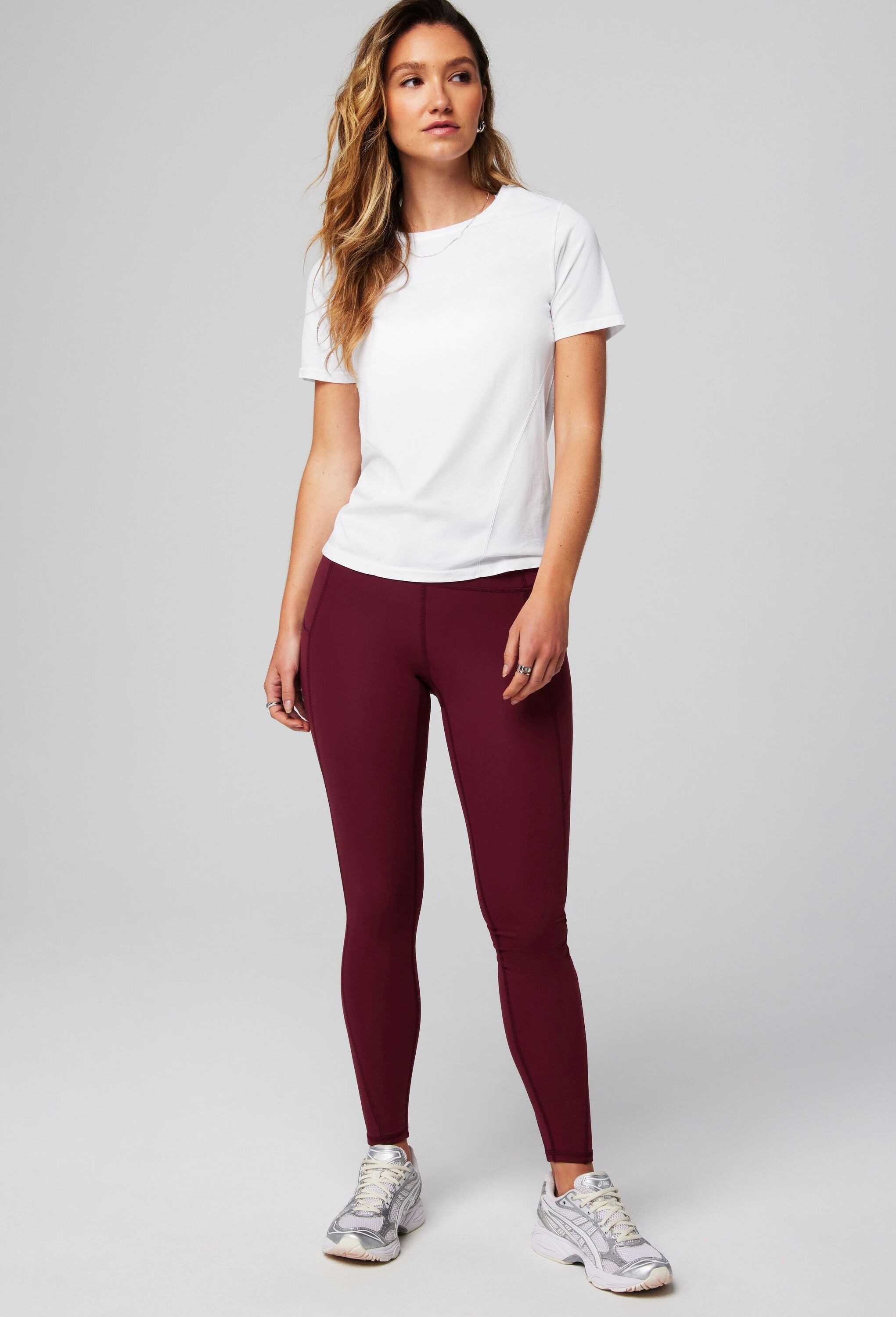 Fabletics Shirttop »Fabletics Top FEATHER TECH+ SHORT-SLEEVE TOP« aus leichtem Gewebe