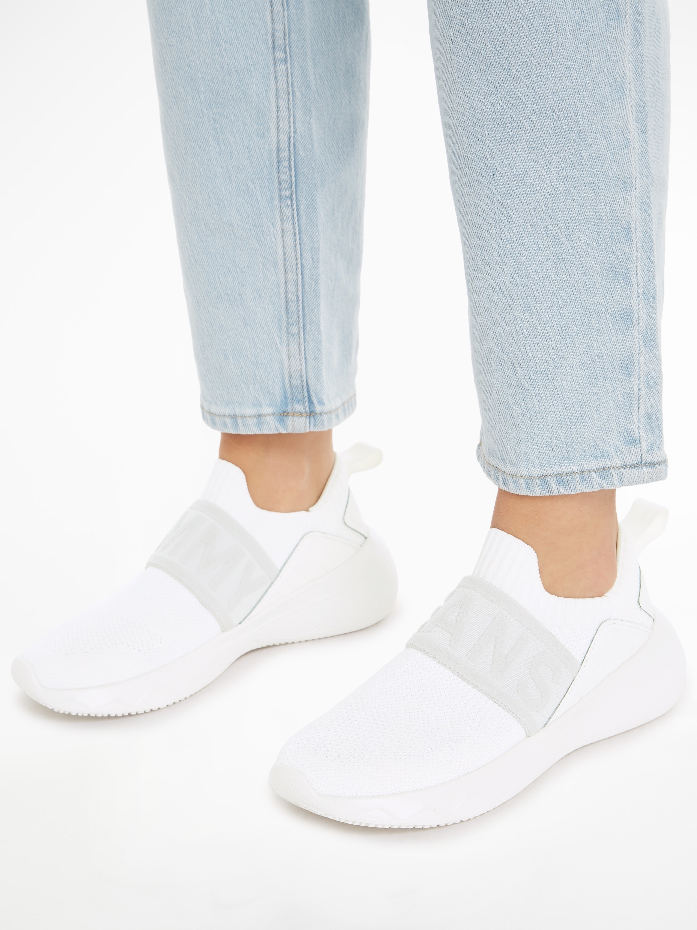 Tommy Jeans Slip-On Sneaker »TJW FLEXI LOGOTAPE«, mit auffälligem Logo