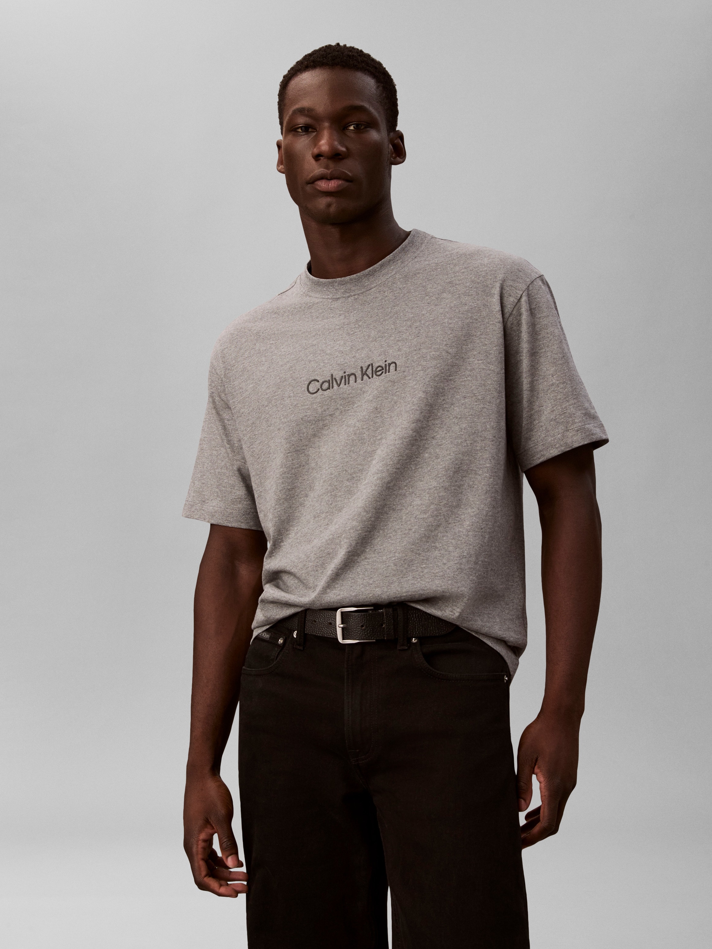 Calvin Klein T-Shirt "SS RLXD STANDARD LOGO CREWNK TEE" Rundhalsausschnitt, günstig online kaufen