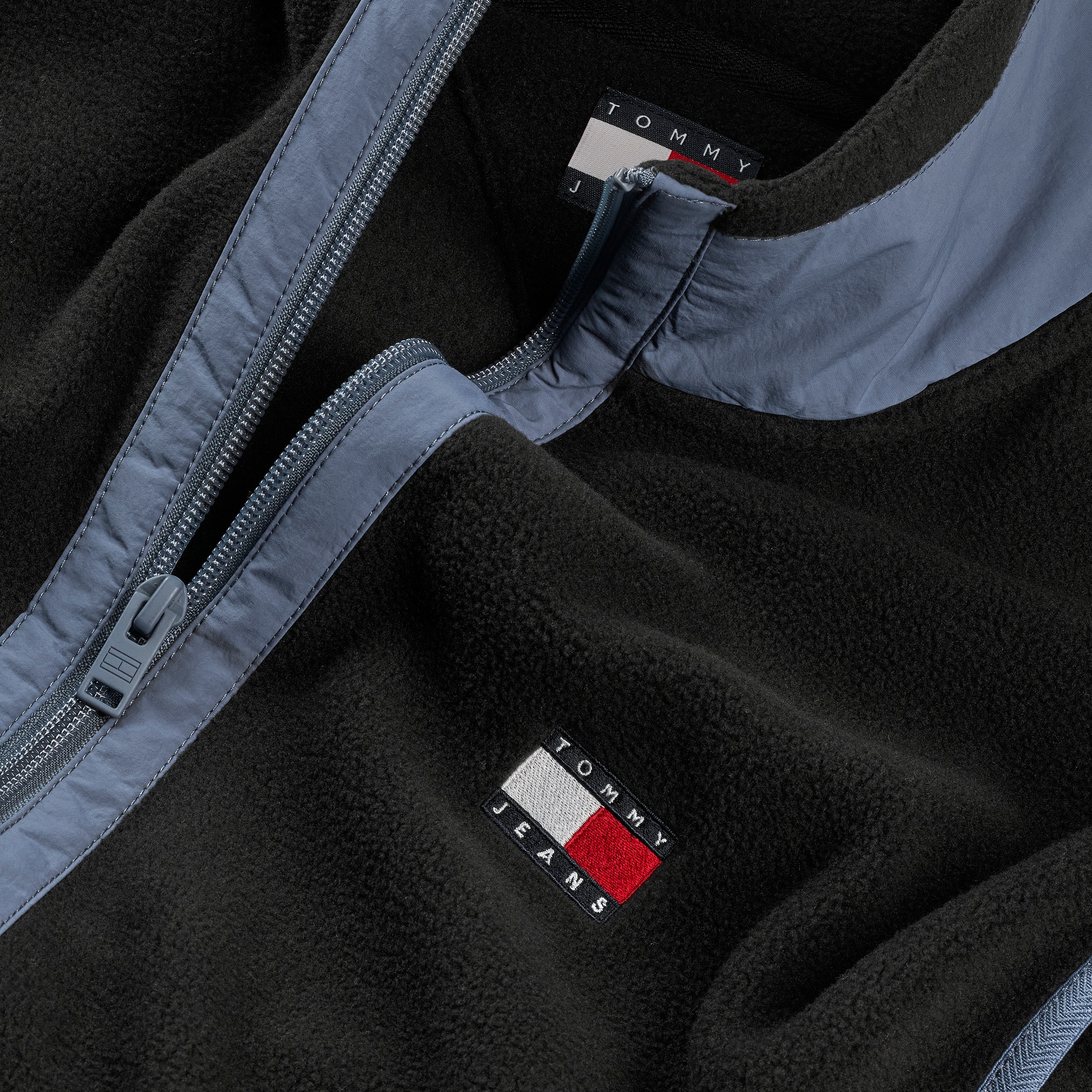 Tommy Jeans Fellimitatweste »TJM REG POLAR FLEECE VEST EXT«, Mit Rundhalsausschnitt