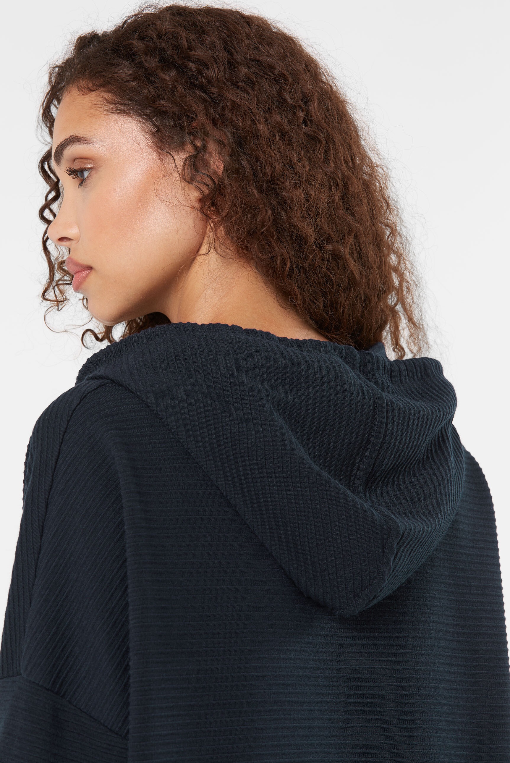 SENSES.THE LABEL Kapuzensweatshirt, mit verkürzten Ärmeln