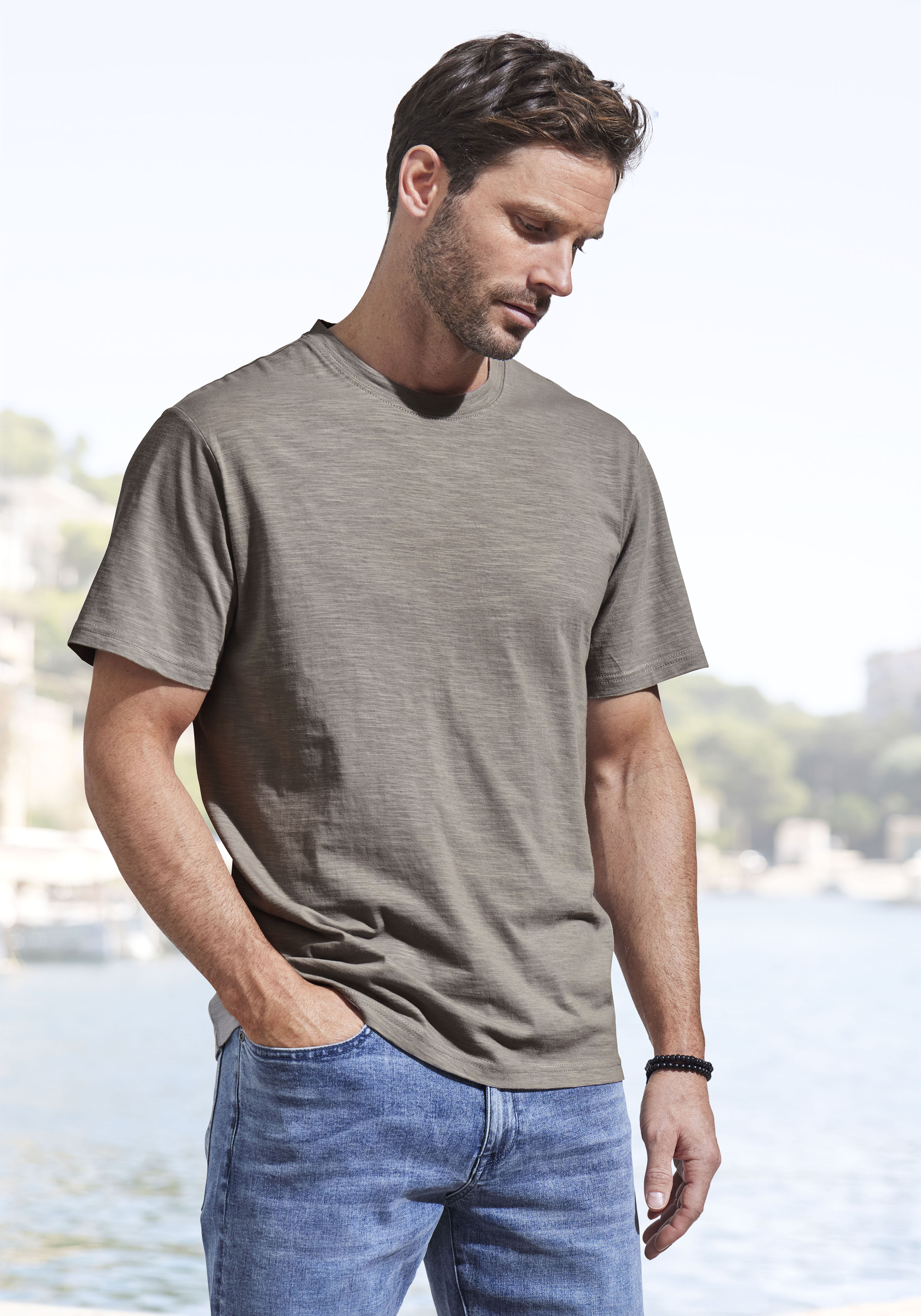 Thumbnail - John Devin T-Shirt "mit Slub-Garn Struktur" Packung, 2er-Pack, 2 Stk. tlg. aus leichter, strukturierter Baumwollqualität...