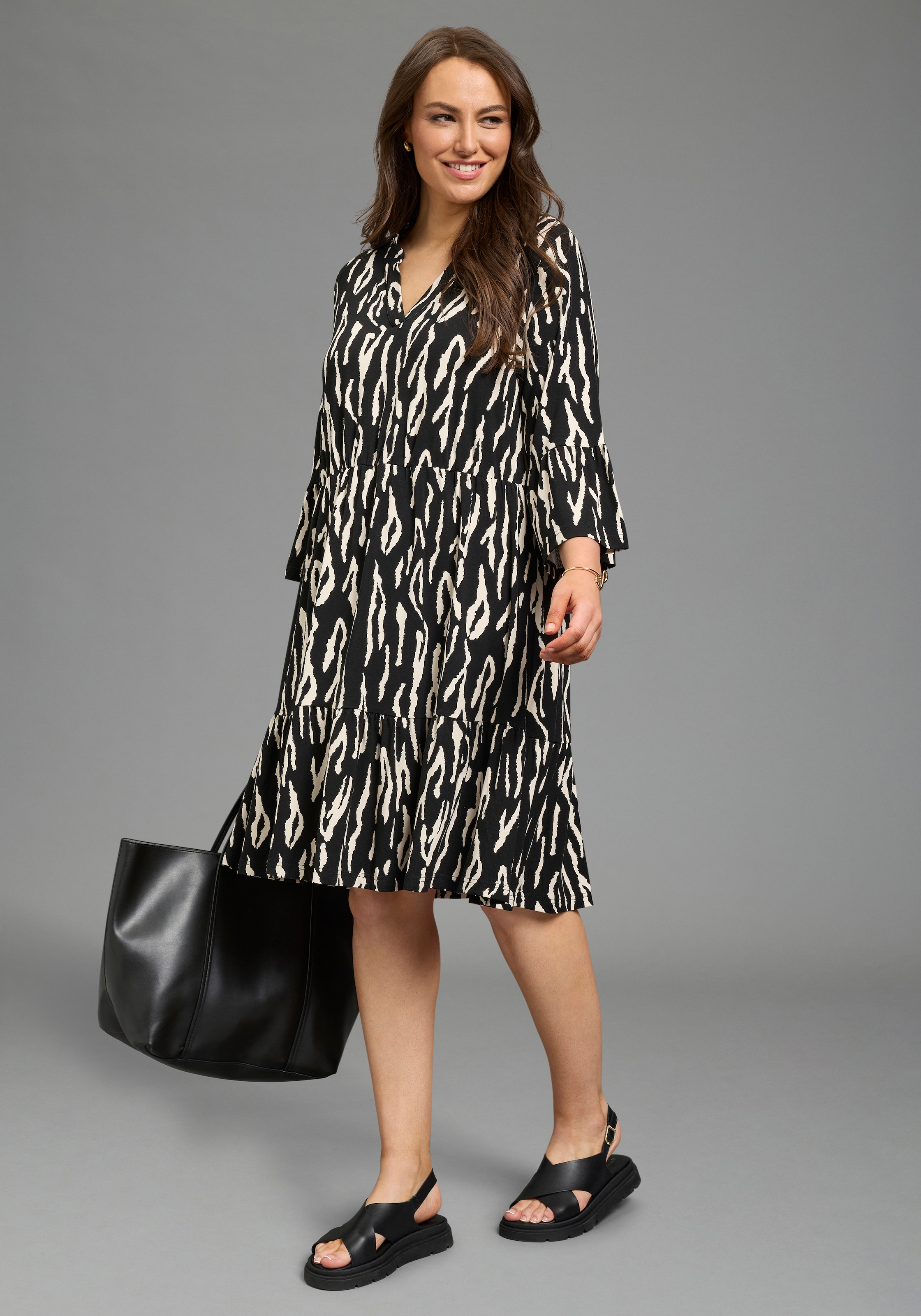 Laura Scott CURVE Jerseykleid figurumspielende Passform mit Volants, aus Viskosemischung