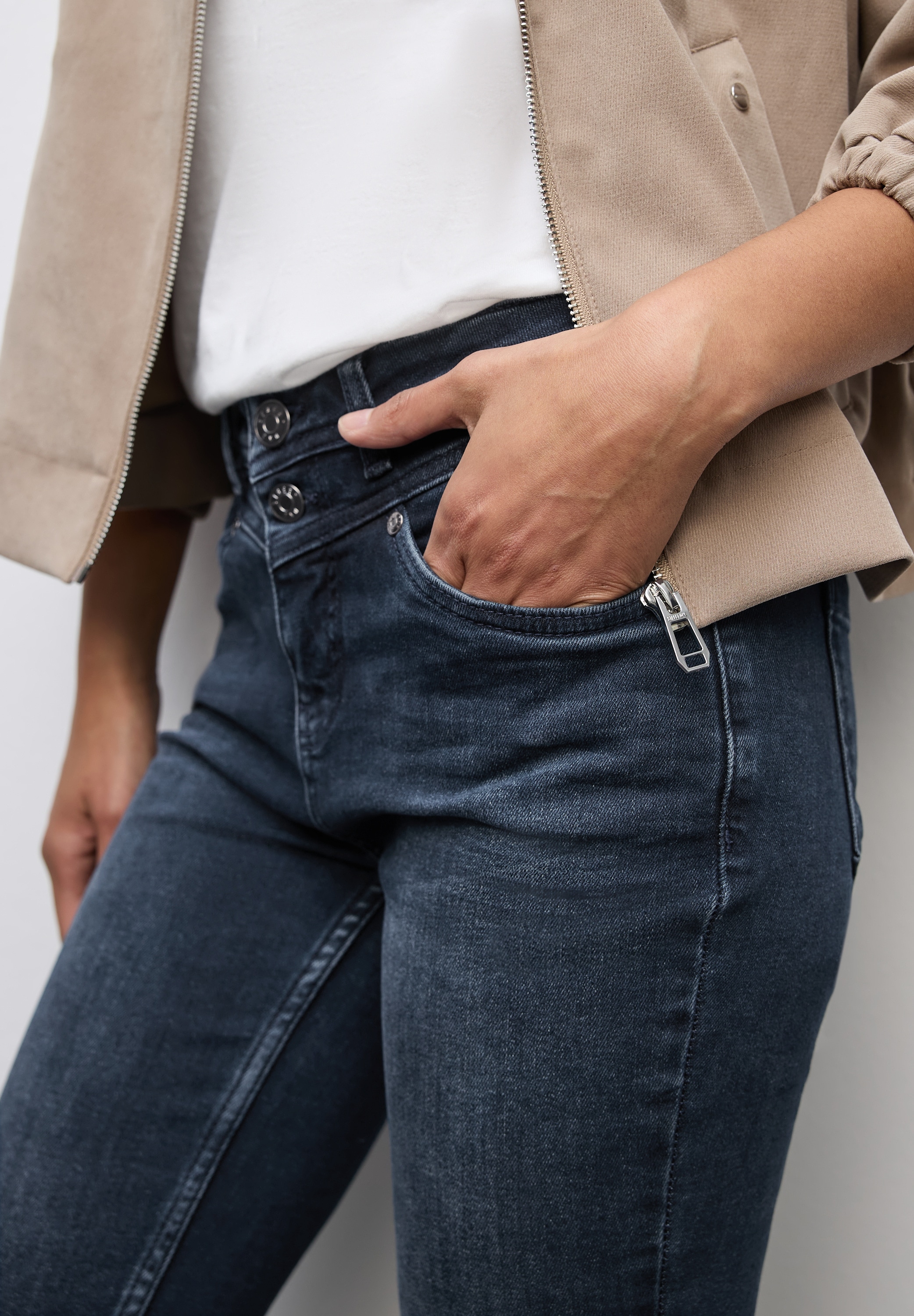 STREET ONE Slim-fit-Jeans »Style York«, im 5-Pocket-Style und mit Stretch