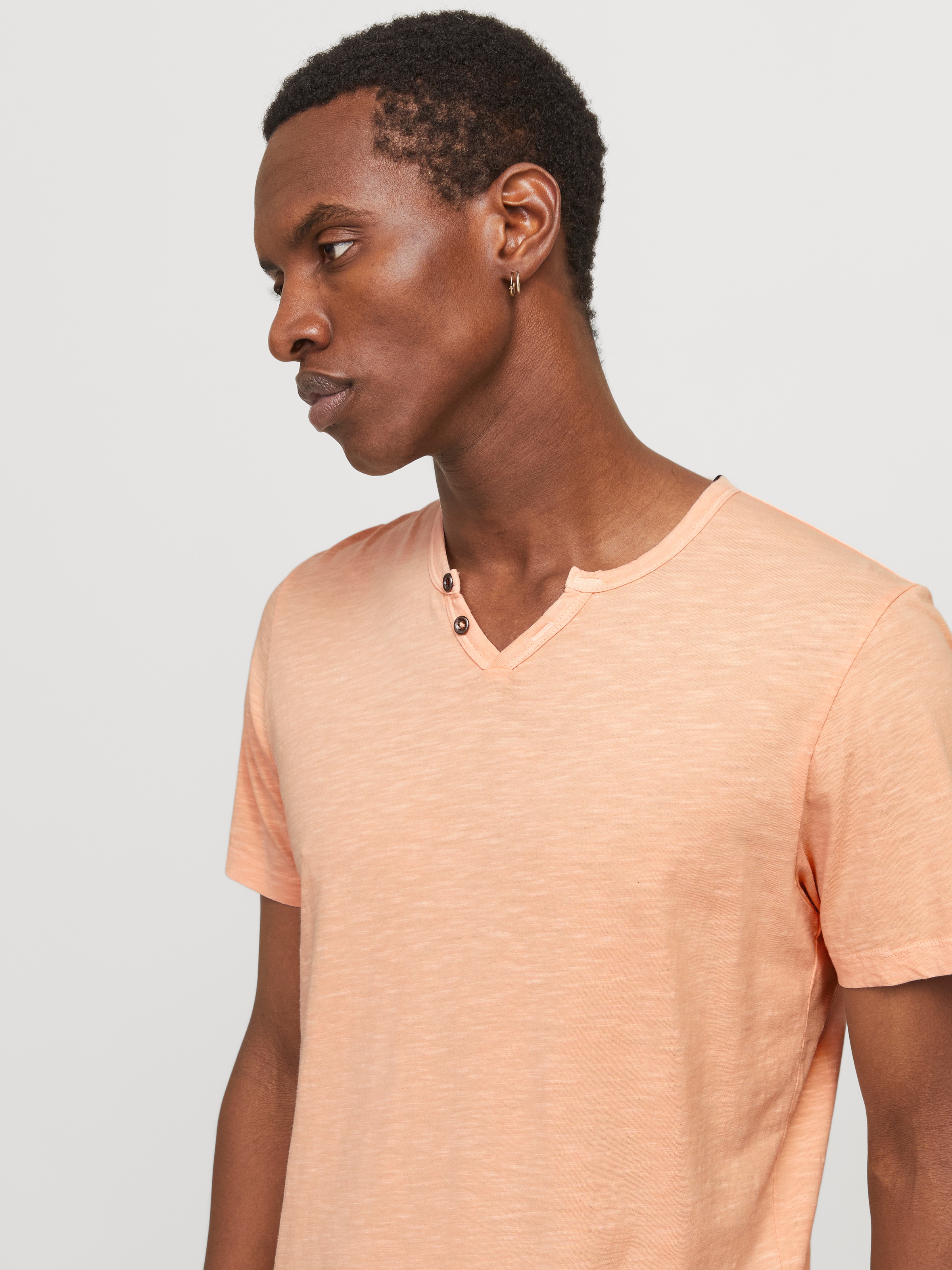 Jack & Jones T-Shirt »JJESPLIT NECK TEE SS NOOS«, mit V-Ausschnitt