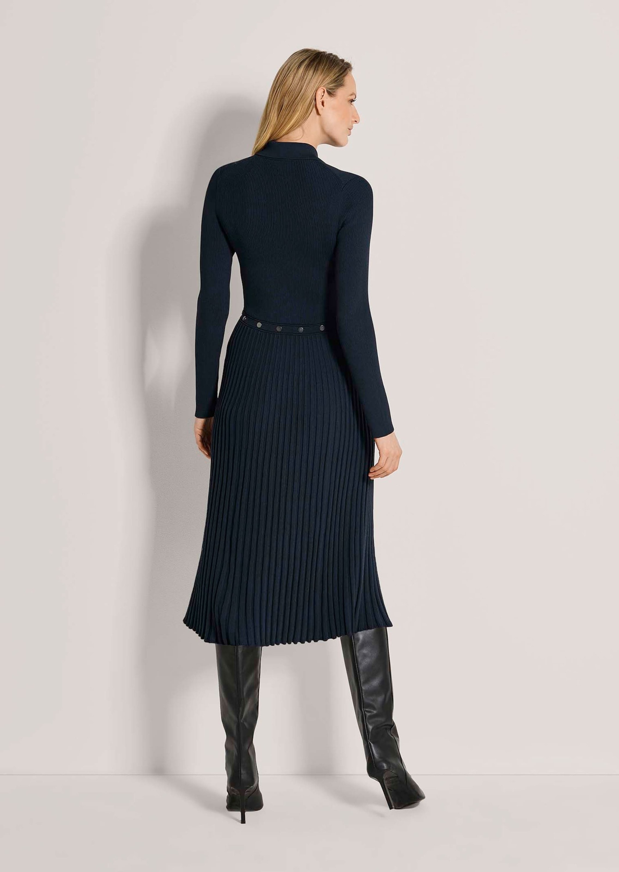 MADELEINE Strickkleid »Kleid Strickkleid mit Plissee & Taillenband« Ohne Tasche