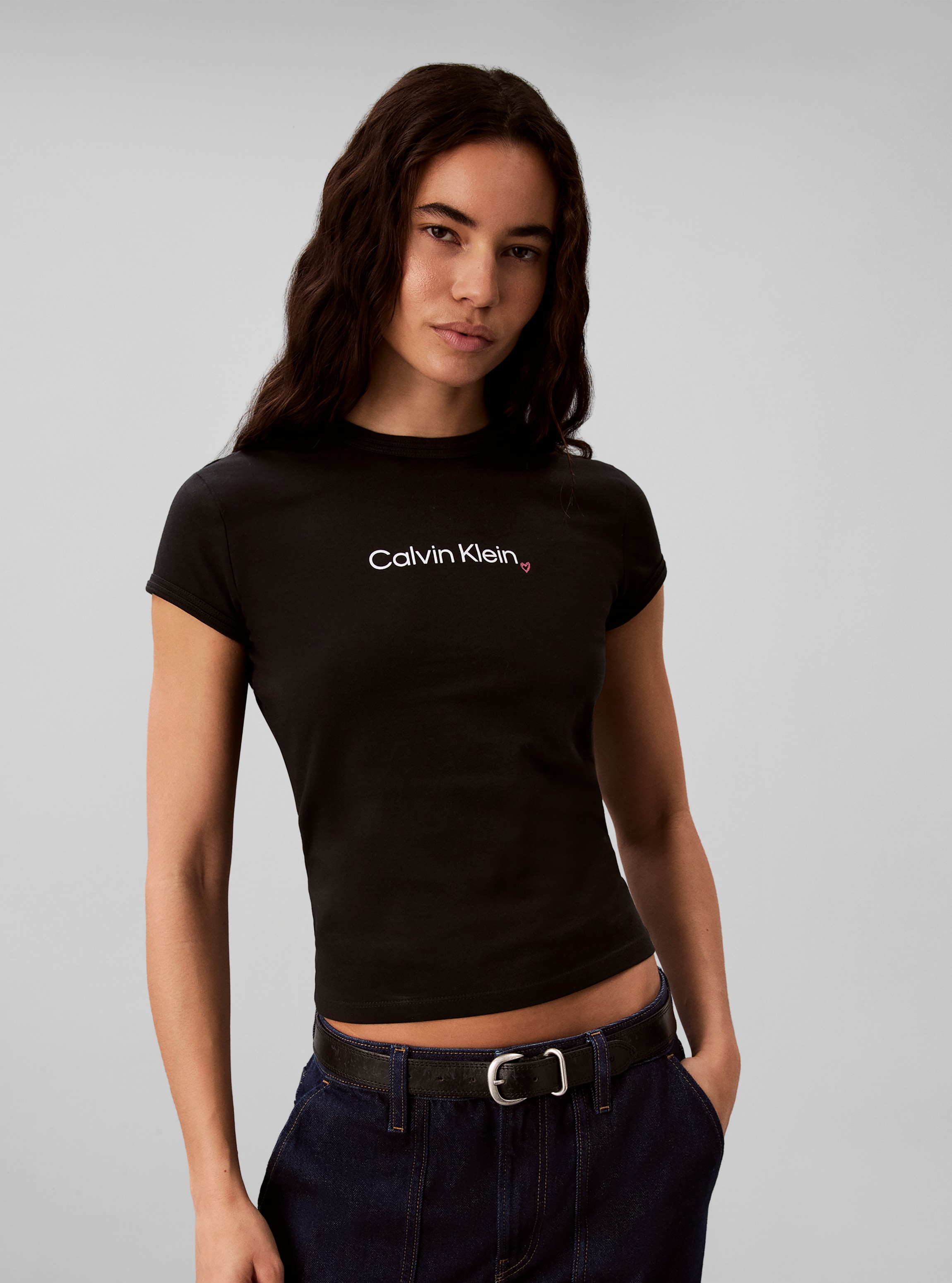 Calvin Klein Jeans "SLIM FIT HEART LOGO TEE" Slim fit, Logoschriftzug
