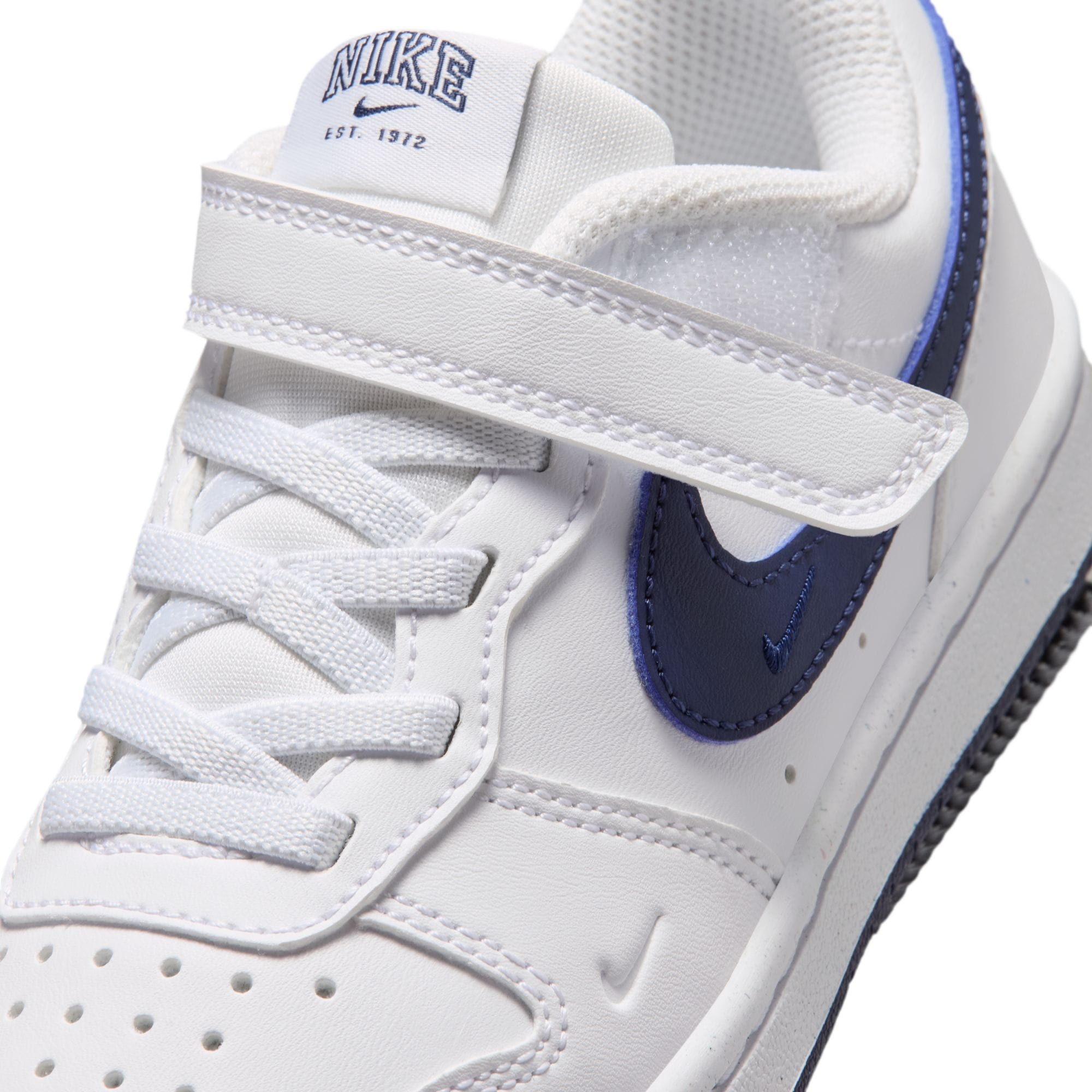 Nike Sportswear Sneaker »Court Borough Low Brand (PS)«  Design auf den Spuren des Air Force 1