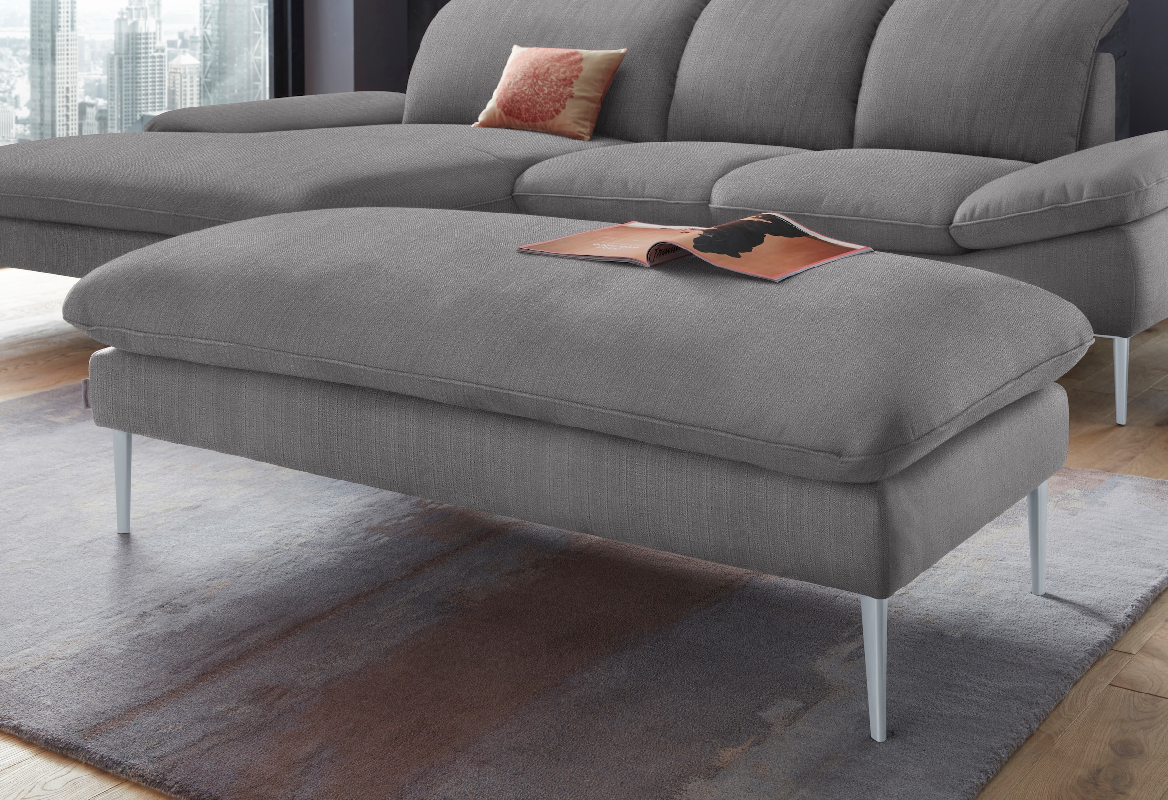 Hocker W.SCHILLIG "enjoy&MORE", grau (dolphin r66), B:151cm H:45cm T:71cm, Chenille-Flachgewebe R66 (85% Polyester, 15% Nylon);Longlife Xtra-Leder Z59: Glattleder mit modischer Prägung. Hautstärke 0, 9 - 1, 1 mm;Stoff S37 (100% Polyester), Hocker, Hocker,