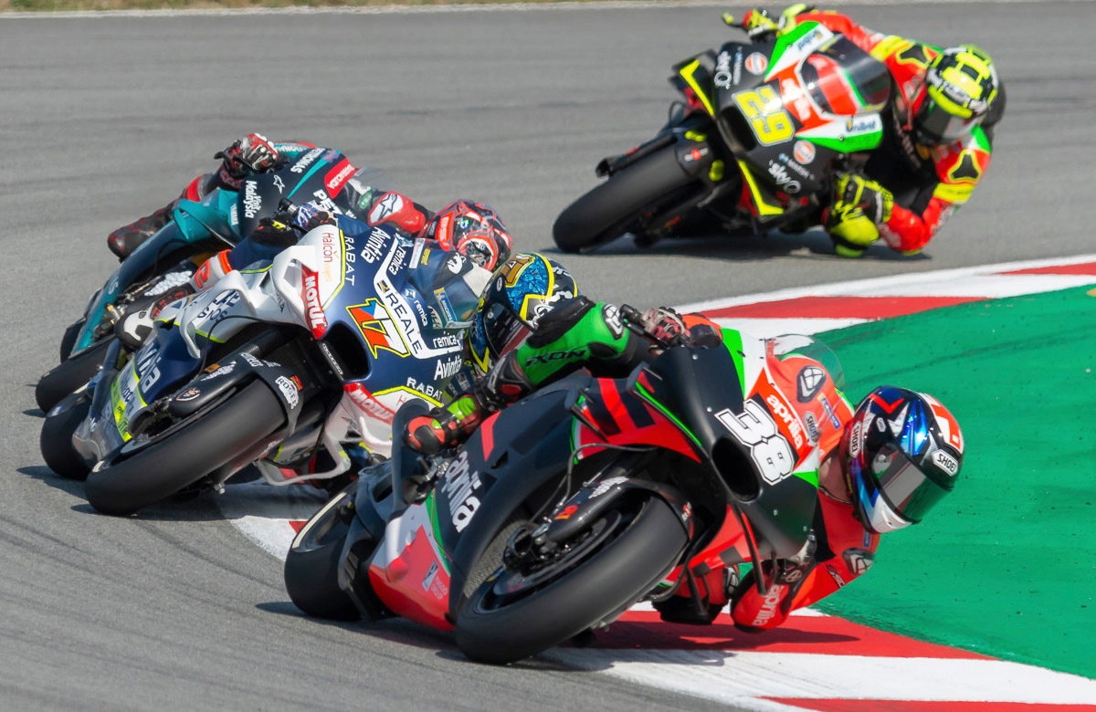 Papermoon Fototapete "BARCELONA MOTOGP-BRADLEY SMITH 500 CMÃ‚³ MOTORRAD WM XXL"