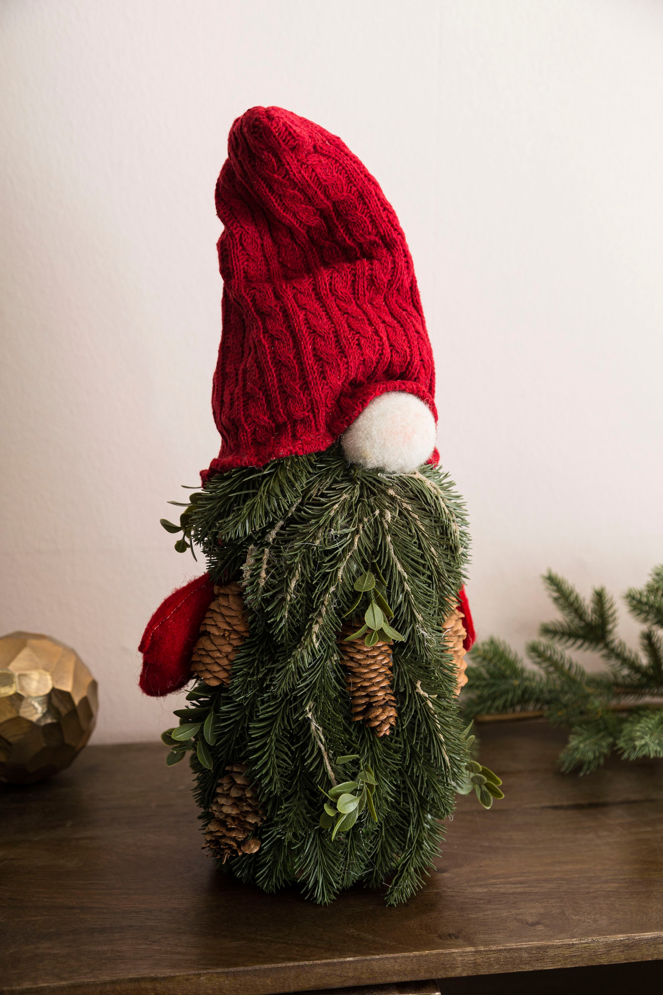 Wichtel »mit bestellen Dekofigur Mantel«, rotem Weihnachtsdeko, ca. Myflair cm & BAUR Möbel Accessoires 44 Tannenbart, mit Höhe und | Tannenzapfen