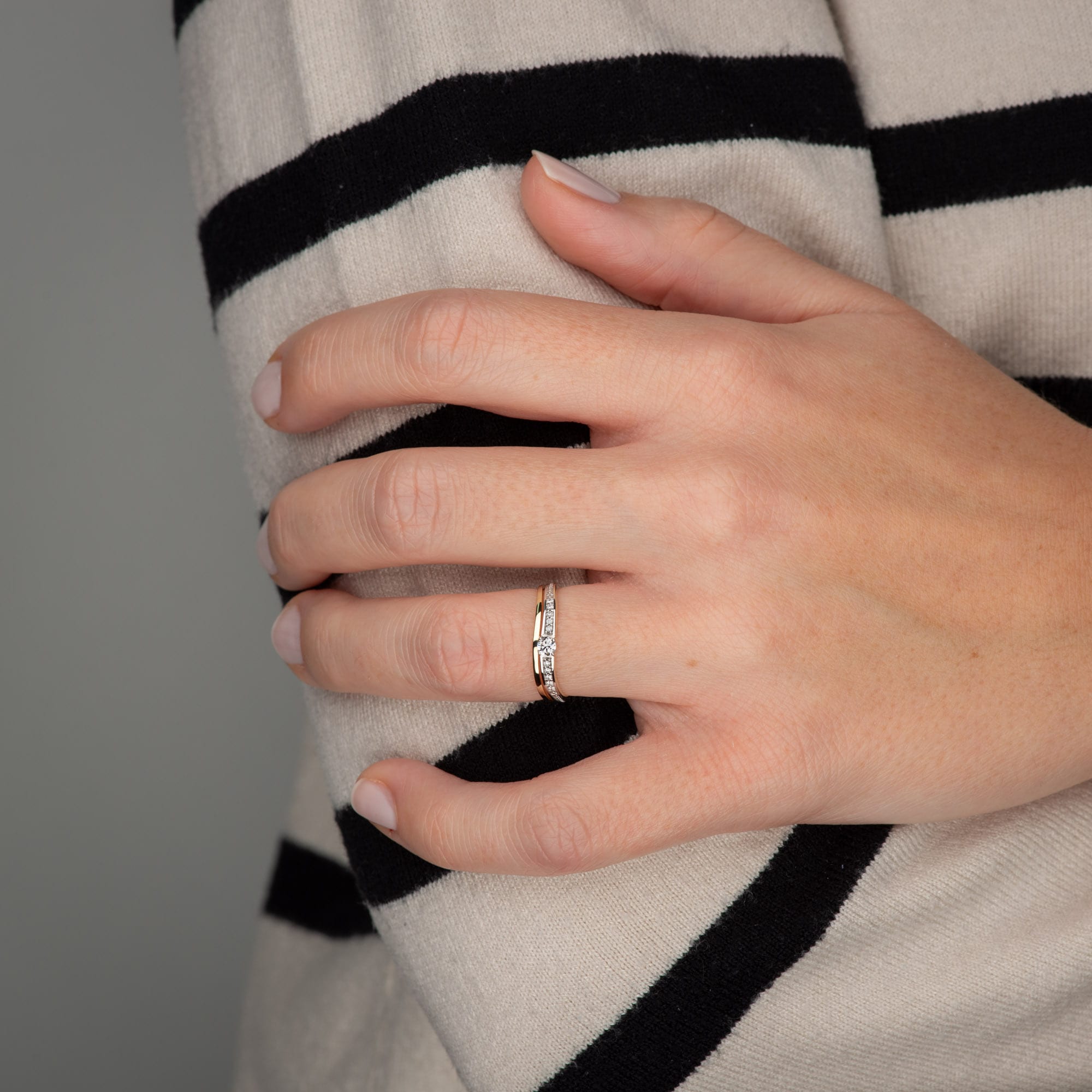 Orolino Fingerring »333/- Gelbgold glanz synth. Zirkonia«