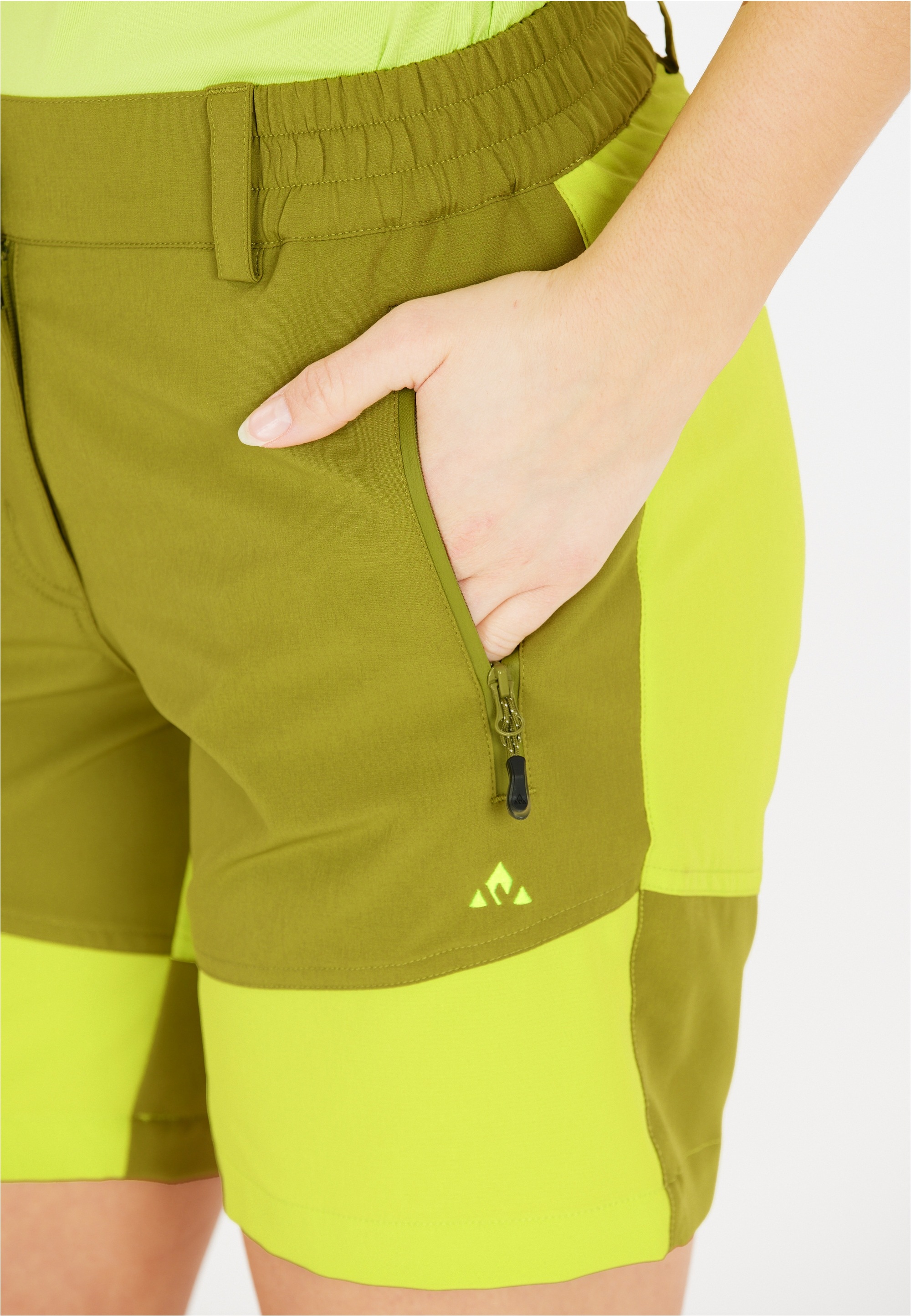 WHISTLER Shorts »LALA«, mit extra komfortablem Funktionsstretch