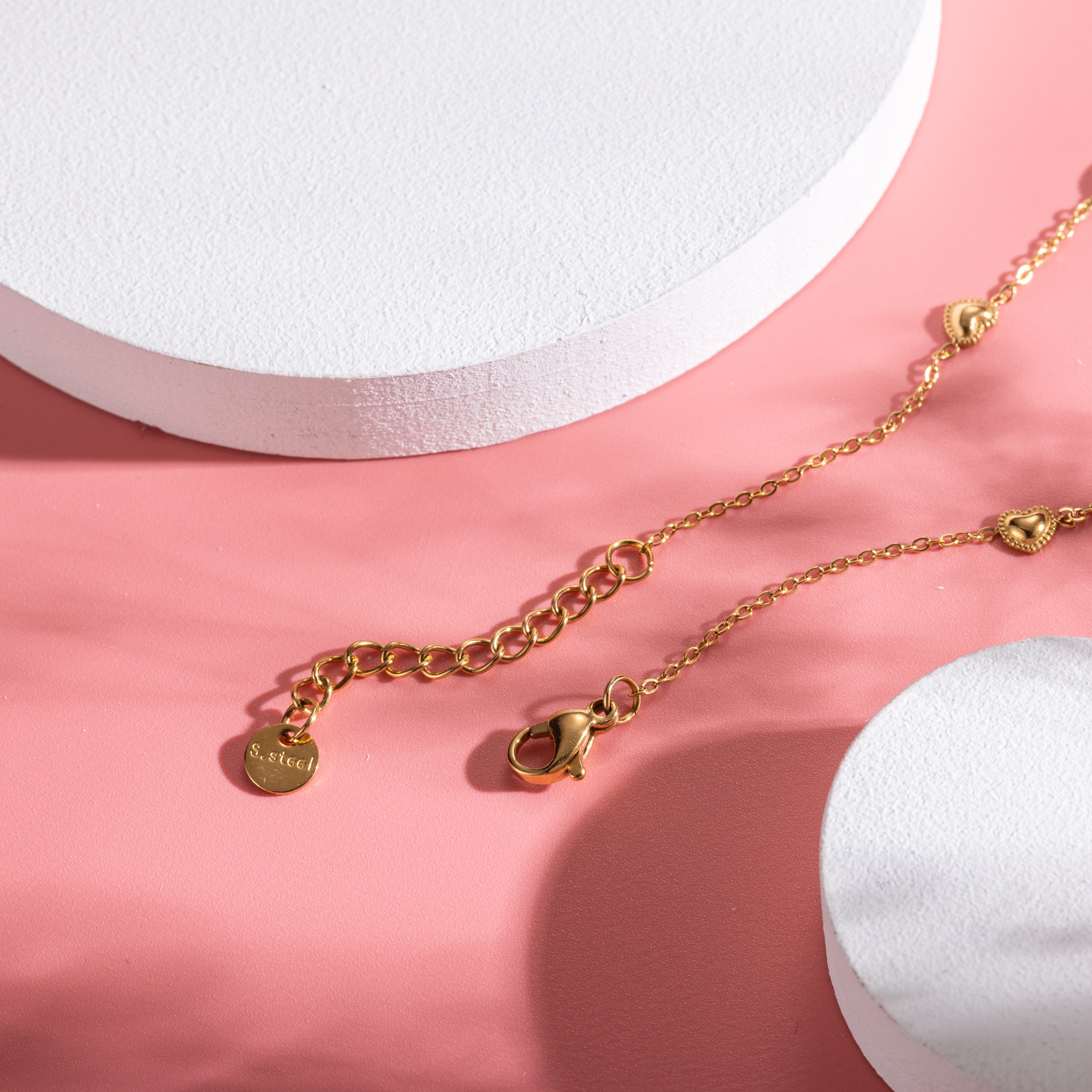 Firetti Armband »Schmuck Geschenk Edelstahl Armschmuck Ankerkettenglieder Herz Liebe«