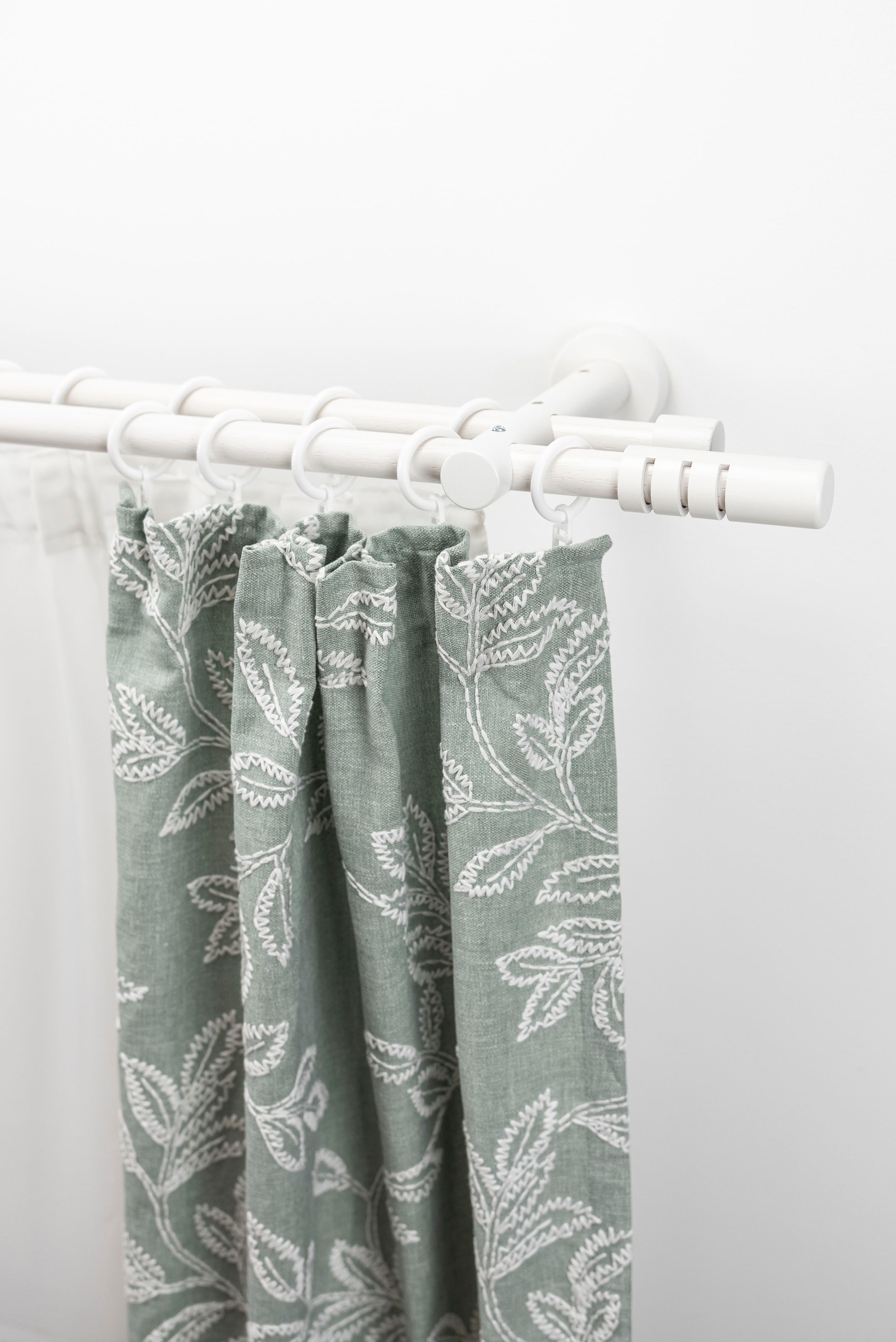 Gardinenstange GARESA, L:260cm Ø:20mm, weiß, Holzwerkstoff, Metall, Wohnzimmer, Gardinenstangen, "PEMPIA", Vorhanggarnitur, verlängerbar, Knopf