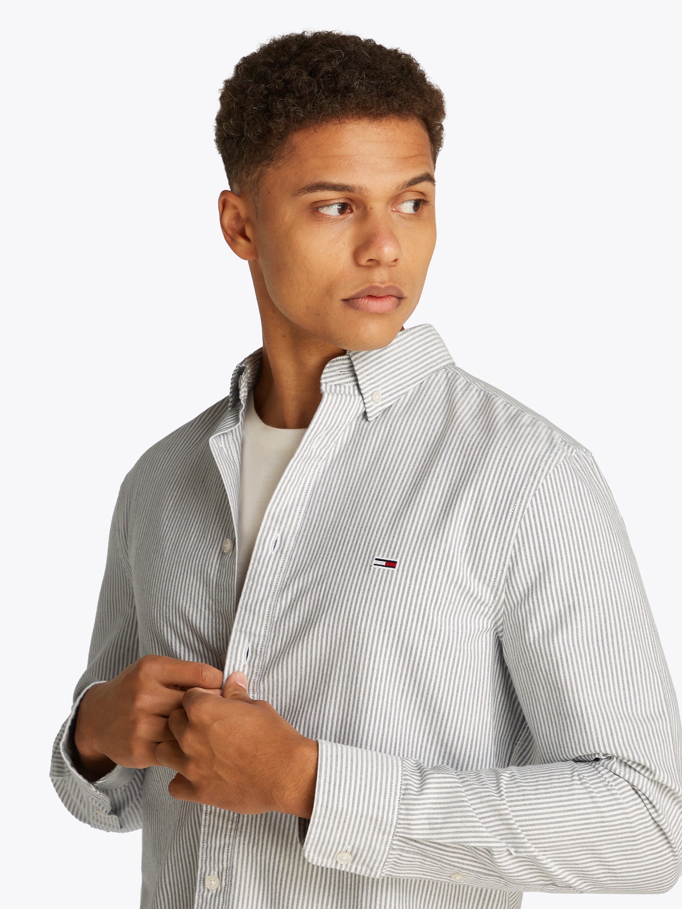 Tommy Jeans Langarmhemd »TJM SLIM STRIPE OXFORD SHIRT EXT«, Mit Button-Down-Kragen