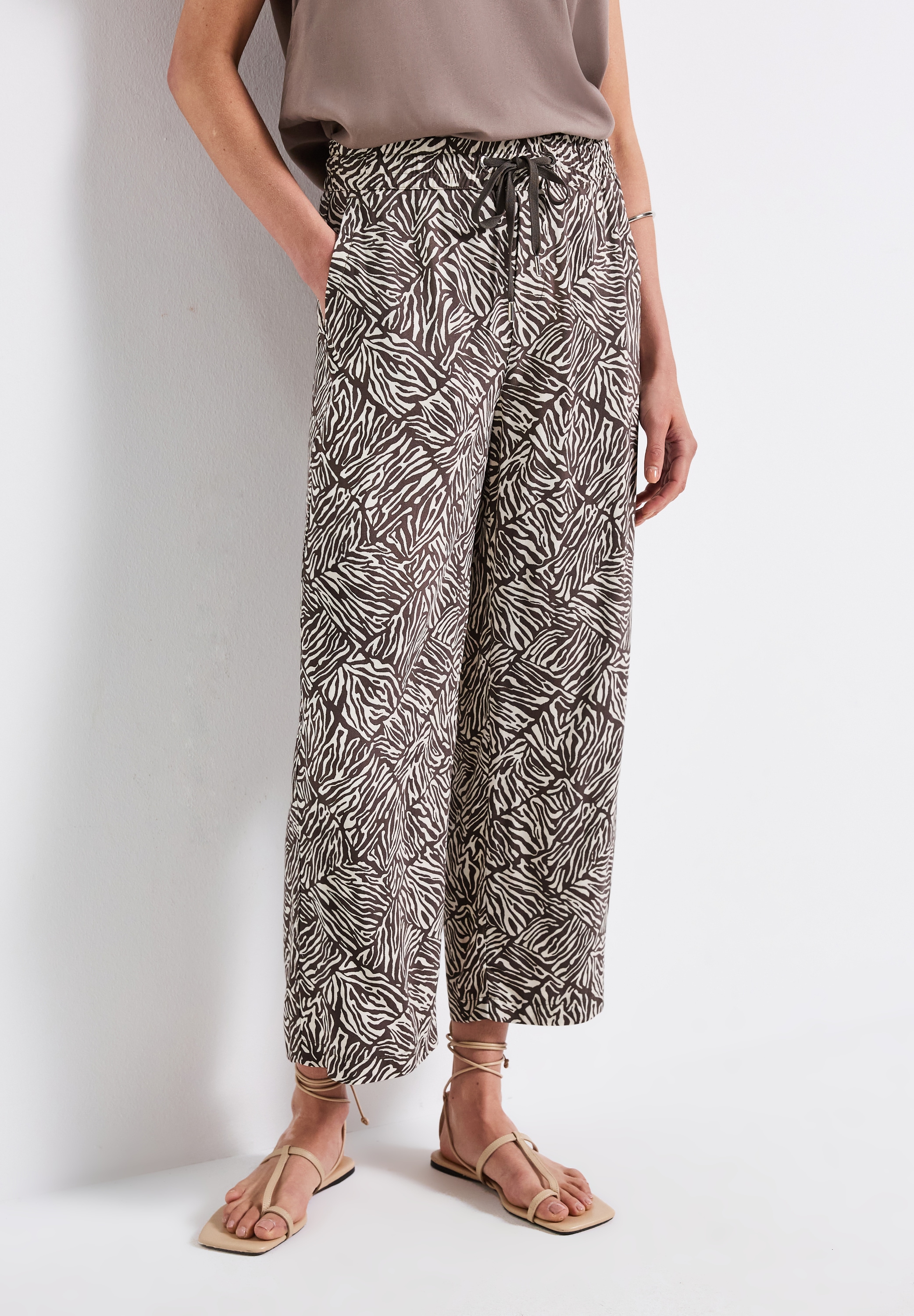 STREET ONE Stoffhose "Style Emee", mit elastischem Bund und Tunnelzug, mit günstig online kaufen