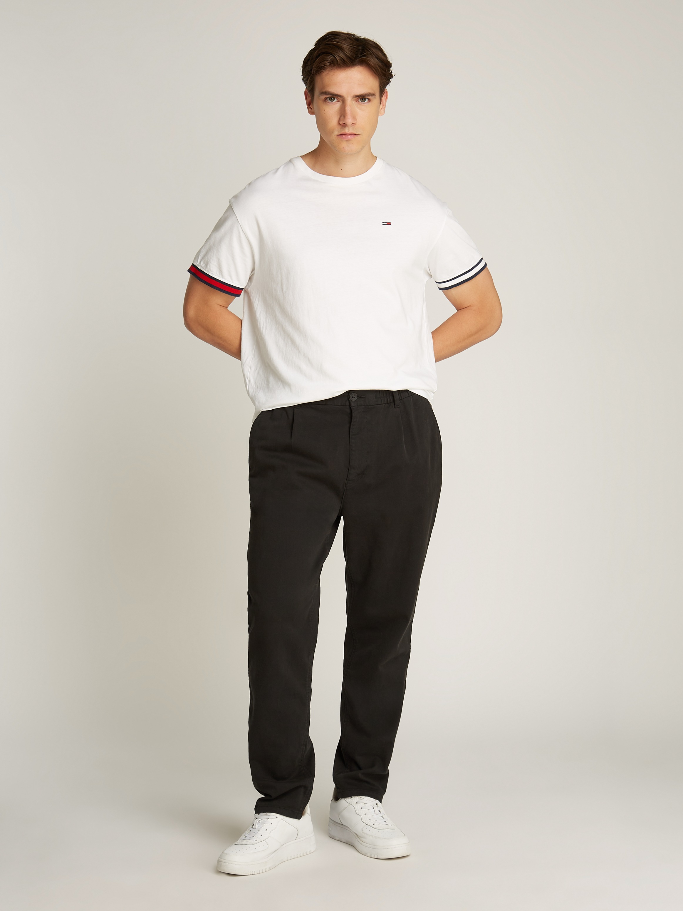 Tommy Jeans Chinohose »TJM CASUAL ELASTICATED PANT«, mit Bundfalten