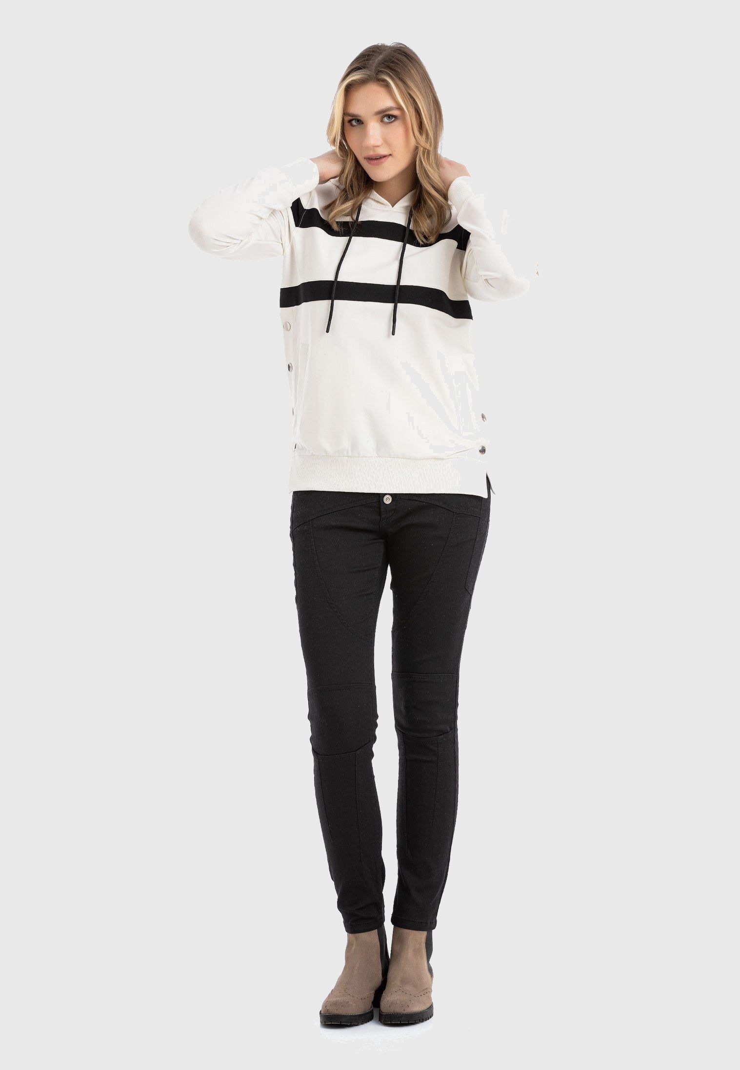 Cipo & Baxx Sweatshirt »HOODIE SWEATSHIRT«, Ein Must-have für deine Garderobe