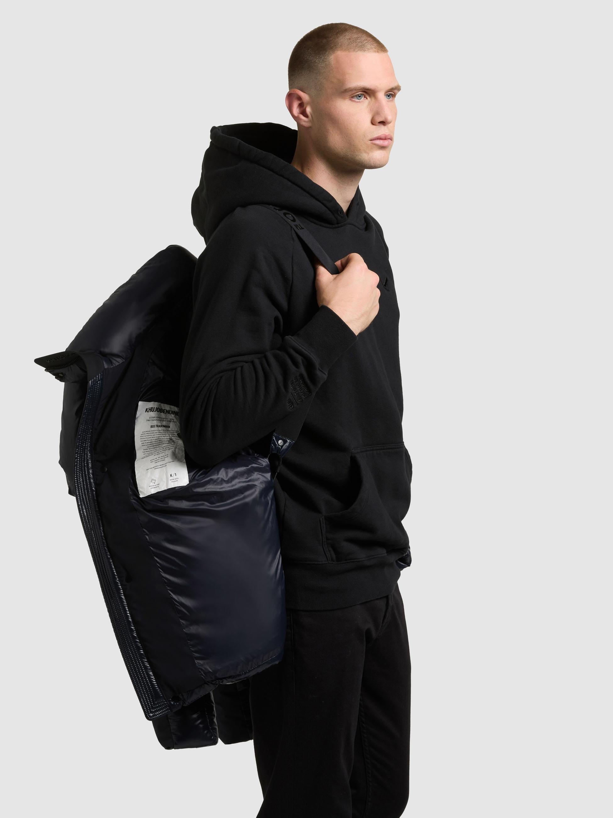 khujo Steppjacke »Alst« mit Kapuze Schimmernde Herren Jacke mit innenliegenden Rucksack-Trägern