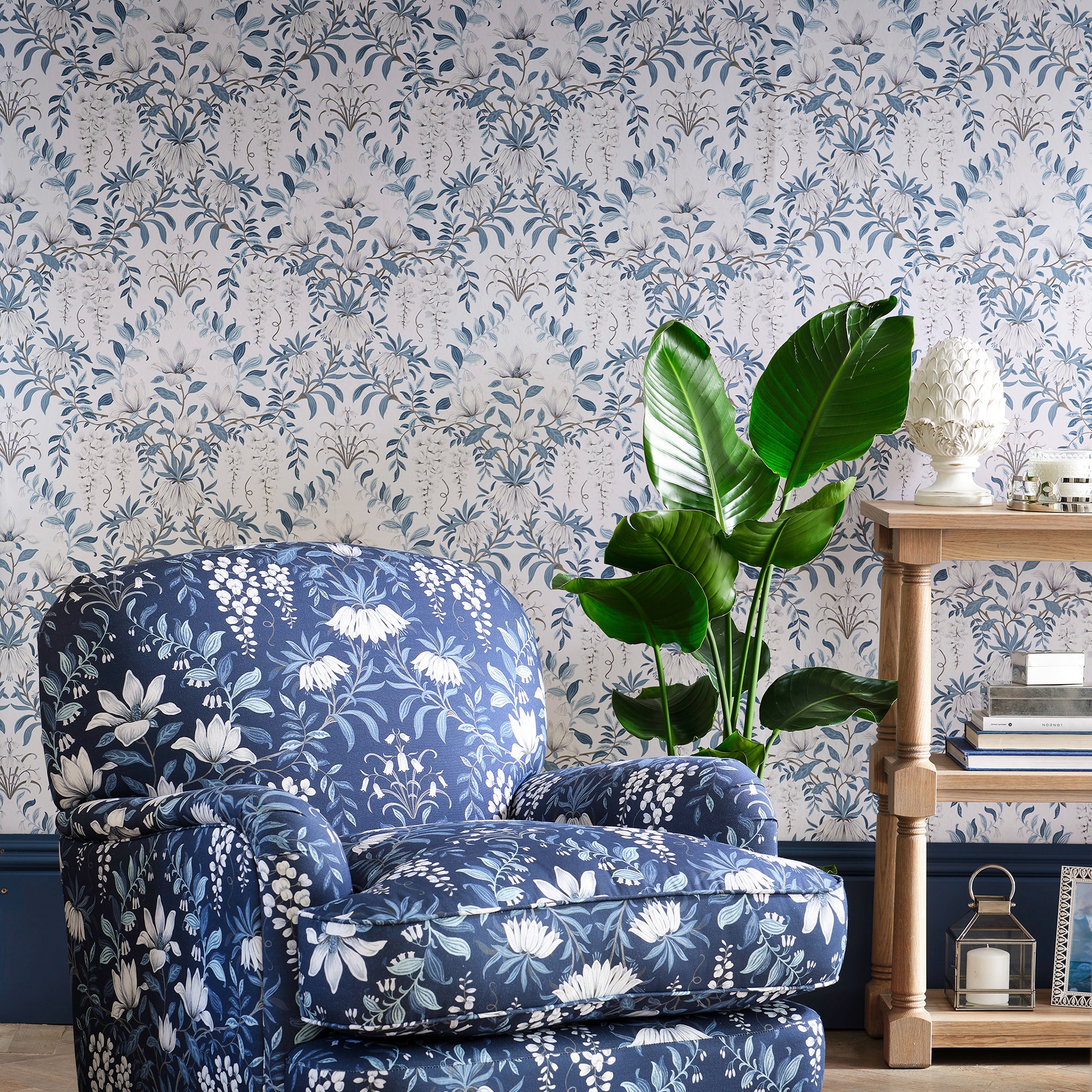 LAURA ASHLEY Vliestapete »Parterre« gemustert FSC® zertifiziert, mit lebhaftem Druck, 10 Meter Länge