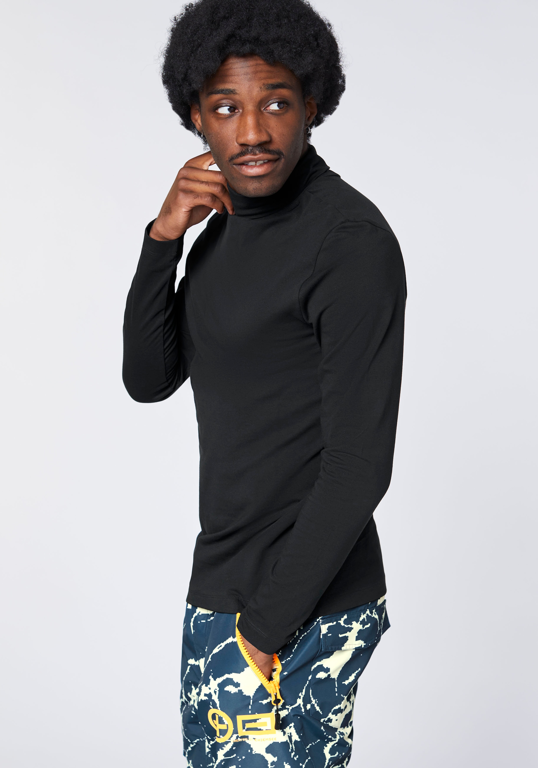 Chiemsee Langarmshirt - mit dezenter Logostickerei am Kragen<br/>