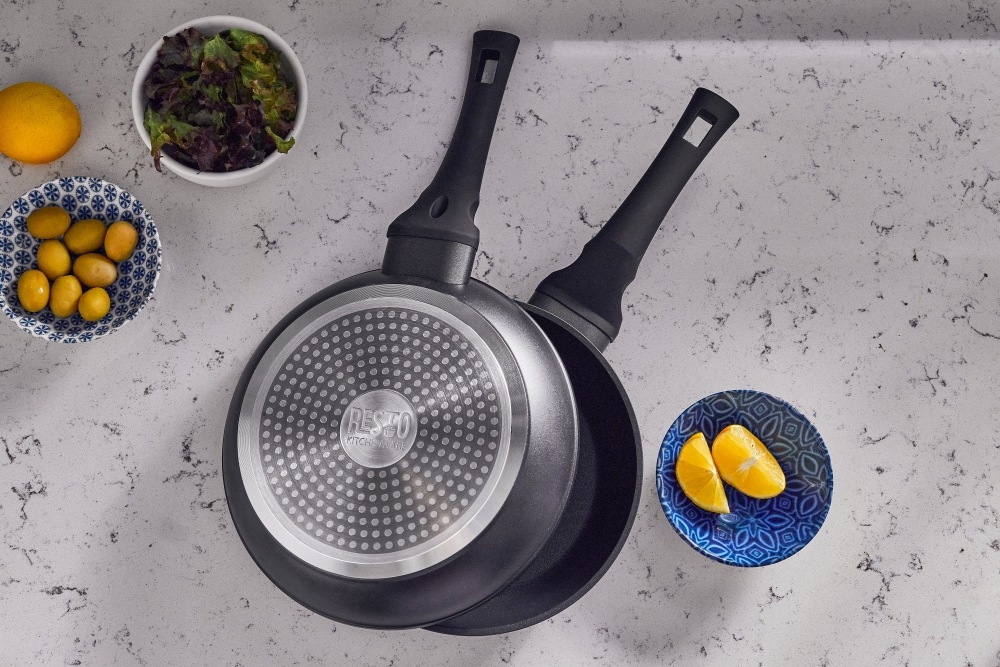 RESTO Kitchenware Pfannen-Set »Sagitta, antihaftbeschichtet und spülmaschinenfest«, Aluminium, (Set, 3 tlg., 1x Bratpfanne Ø 20, 1x Bratpfanne Ø 24, 1x Bratpfanne Ø 28), für alle Herdarten geeignet, auch Induktion