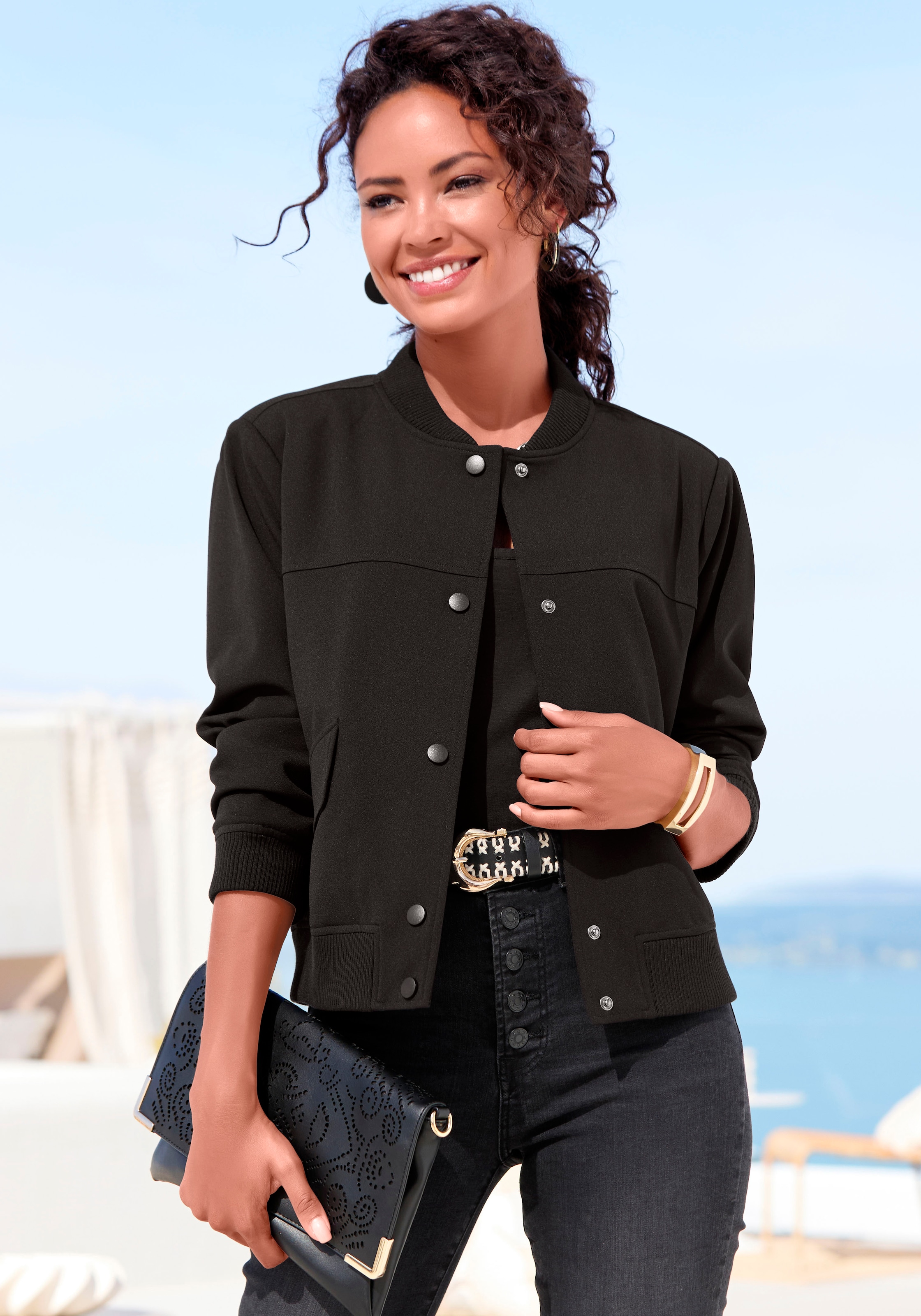 LASCANA Bomberjacke "mit Druckknöpfen und Rippstrickbündchen" leichte Kurzjacke, lässige Übergangsjacke, sportlich-chic