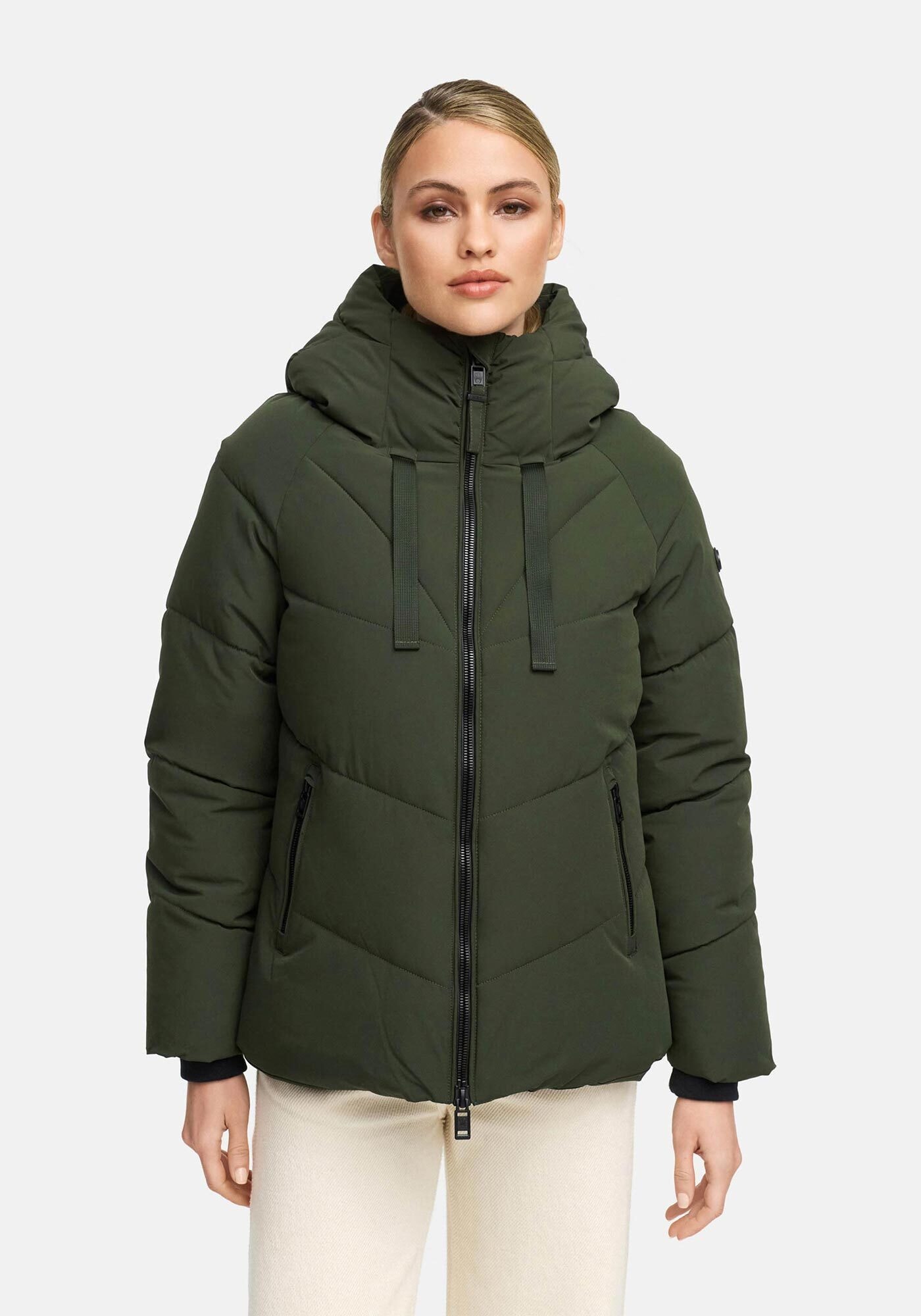 Marikoo Winterjacke »Kwamee«, Schräg gesteppte Winterjacke mit fester Kapuze