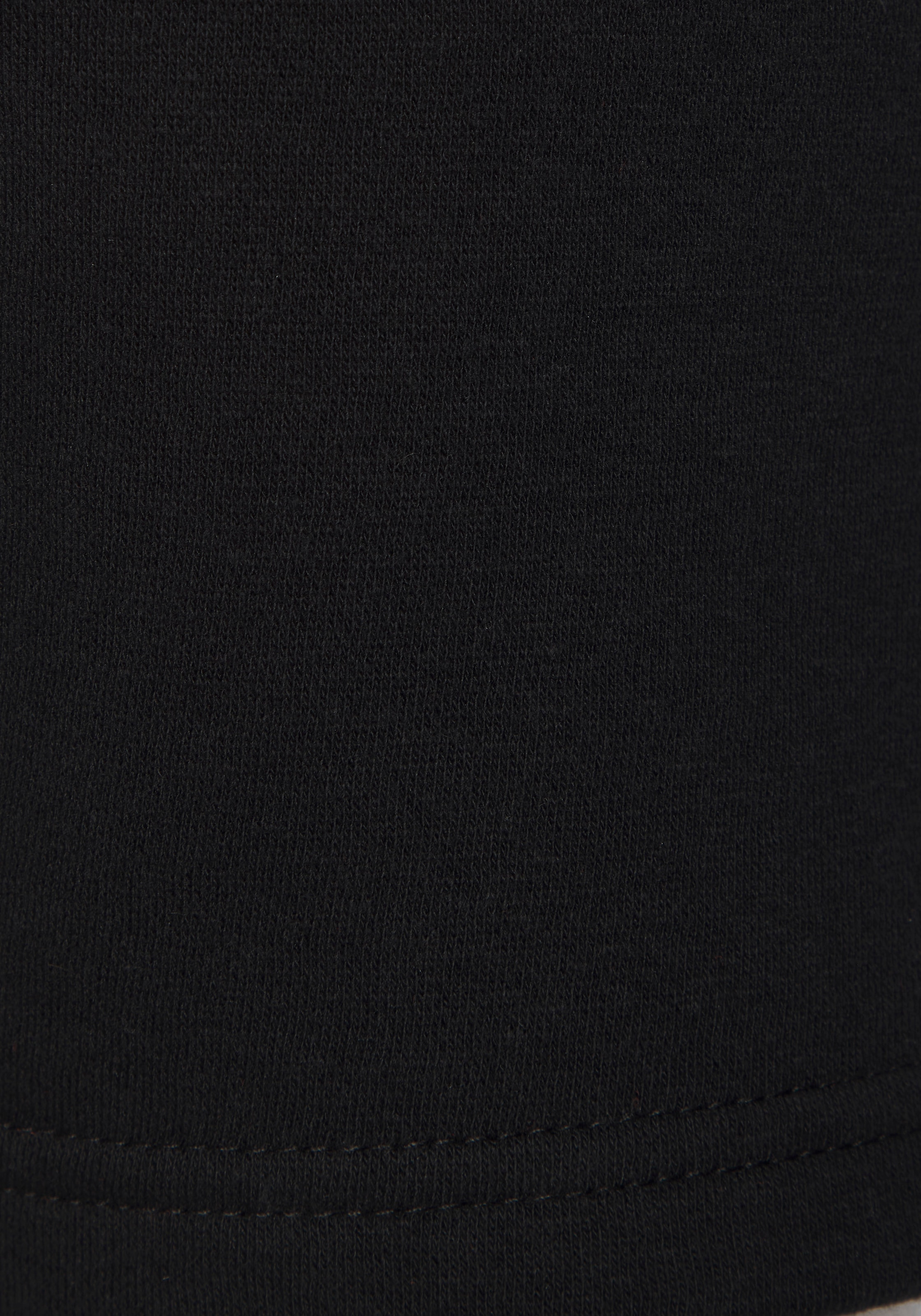 Bench. Loungewear Sweatshorts  mit seitlichen Schlitz und Reißverschlusstaschen, Loungewear