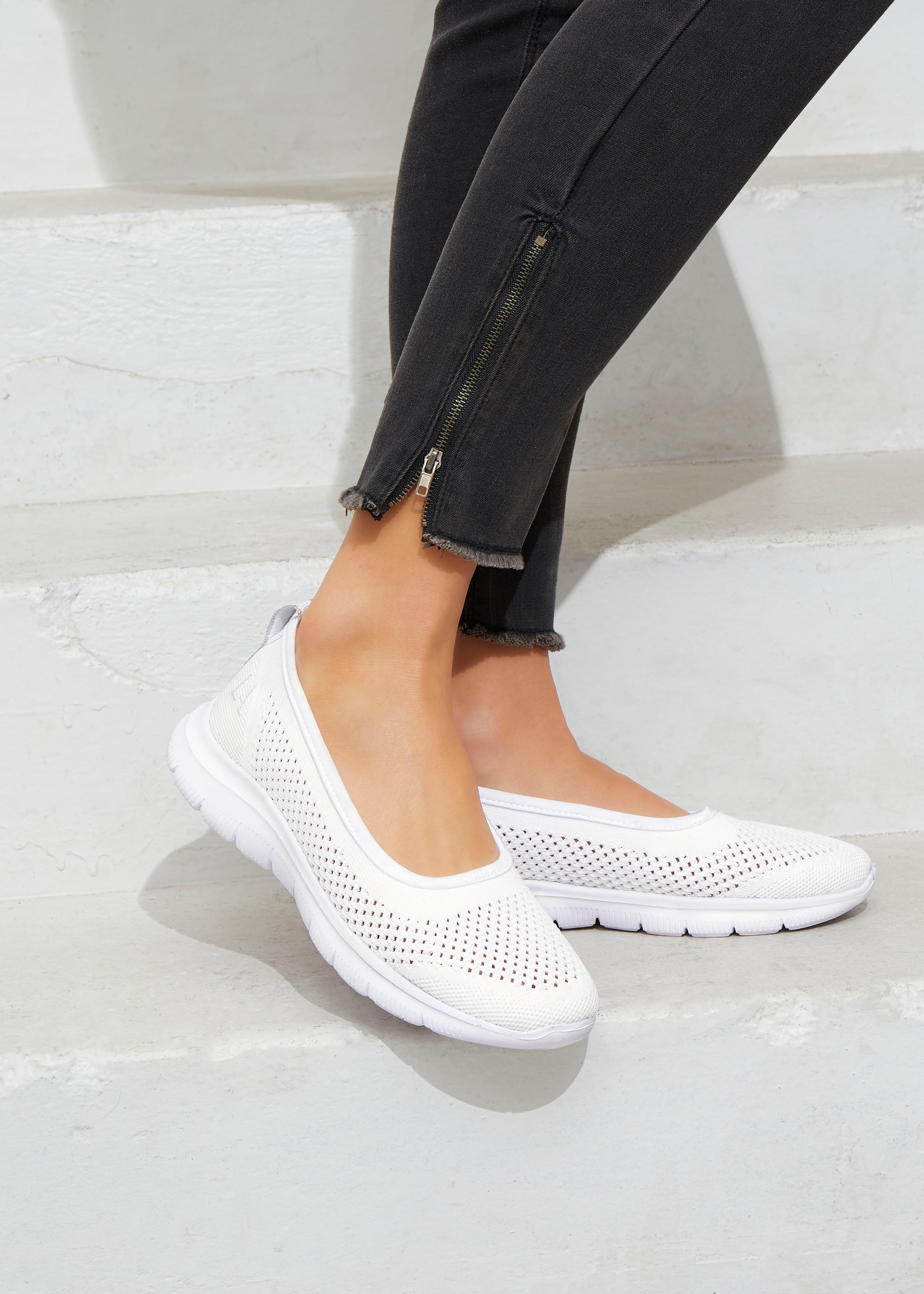 LASCANA Sneaker Ballerinas, ultraleichter Slipper, Freizeitschuh zum Reinsc günstig online kaufen