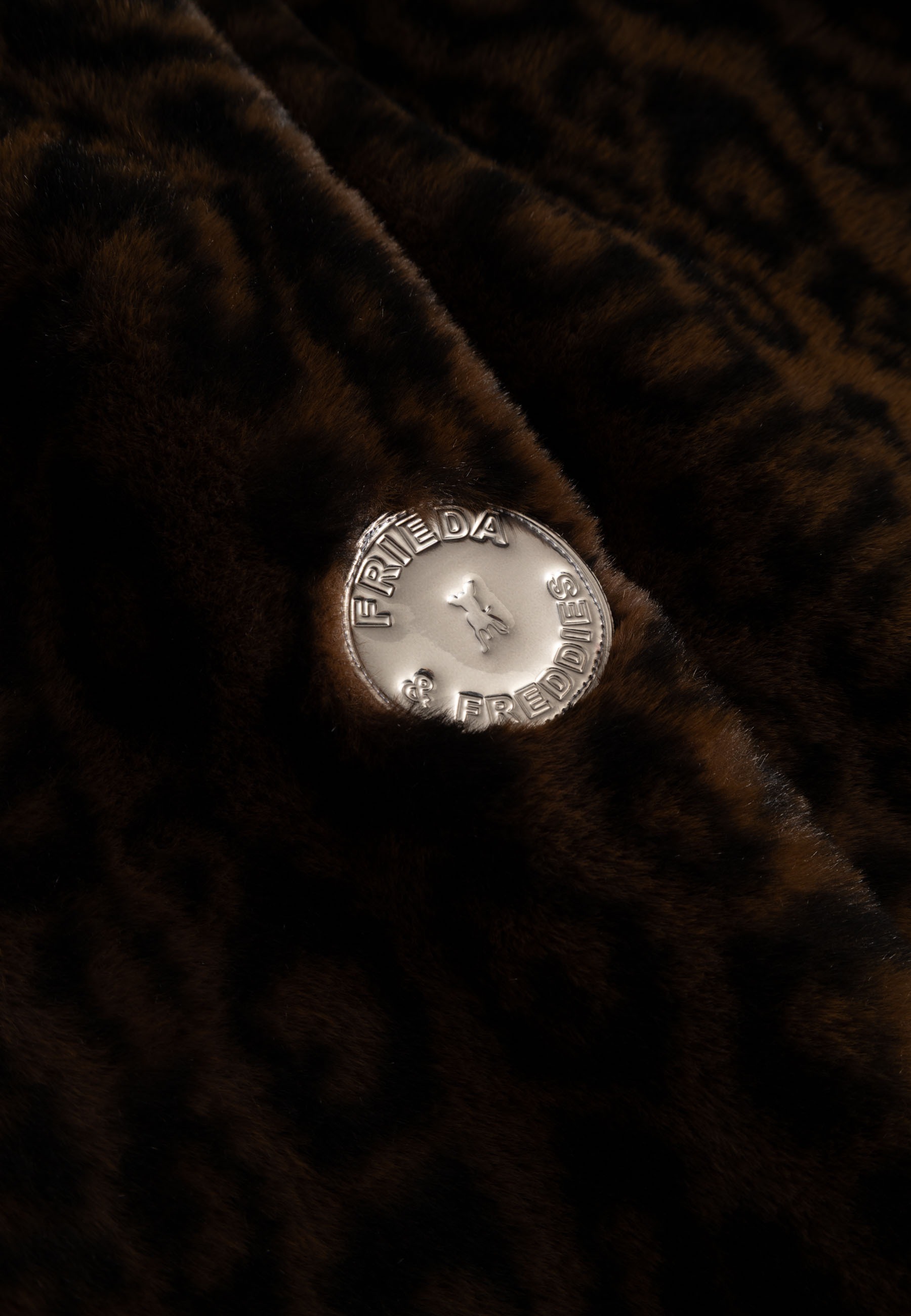 Frieda & Freddies Winterjacke »Frieda & Freddies Jacke mit Leo-Dessin und Kapuze«