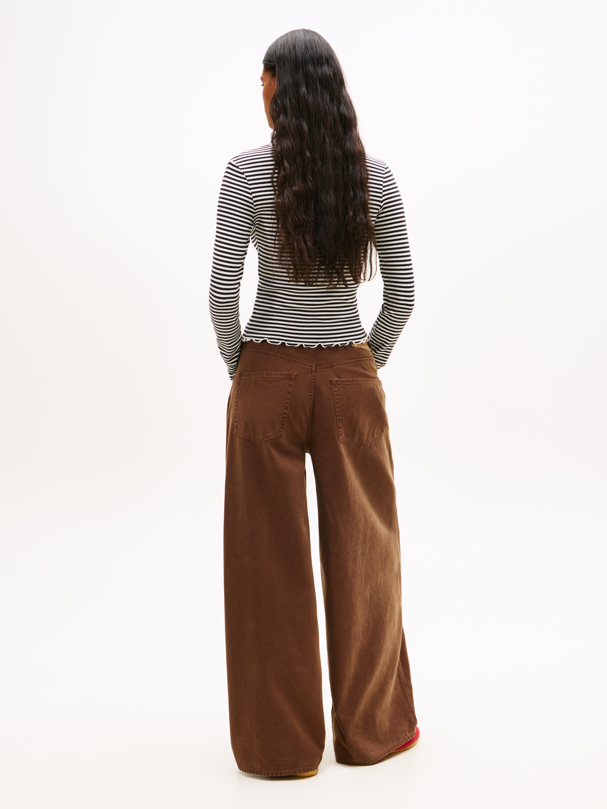 Tommy Jeans Langarmshirt »TJW SLIM SH LETTUCE EDGE RIB LS« mit gerippter Struktur, gewellter Saum