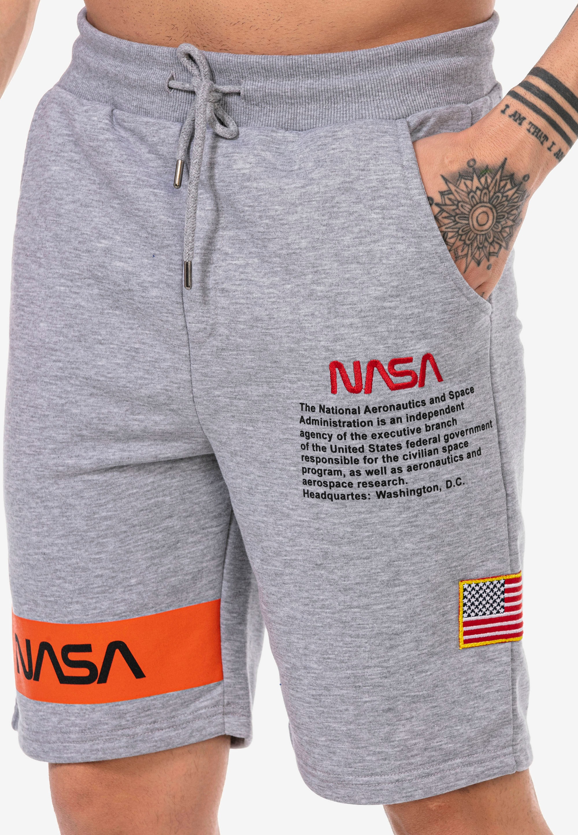 RedBridge Shorts BAUR mit | »Plano«, für ▷ gesticktem NASA-Motiv